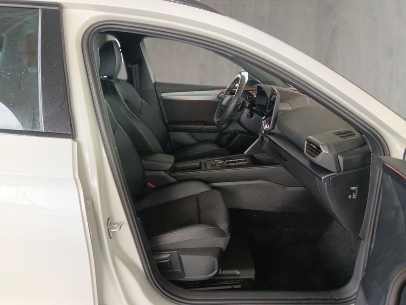 CUPRA Leon Sportstourer 1.5 eTSI DSG 110 kW (150 CV) — photo 5