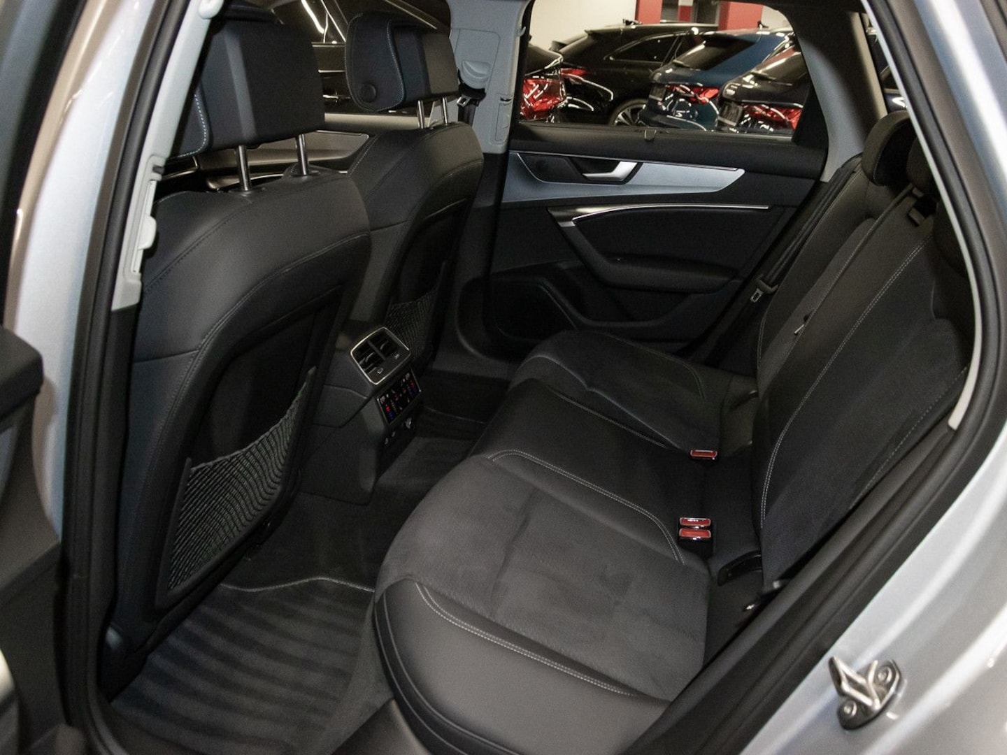 Bild über Audi S6 Avant S6 Avant TDI 253(344) kW(PS) tiptronic - für weitere Informationen kontaktieren Sie den Audi Partner