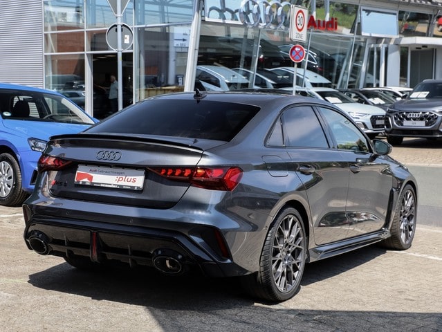 Image about Audi RS 3 Limousine TFSI quattro S tronic