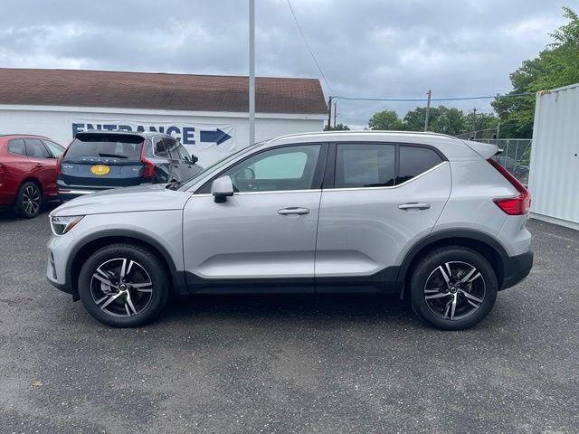 2025 Volvo XC40