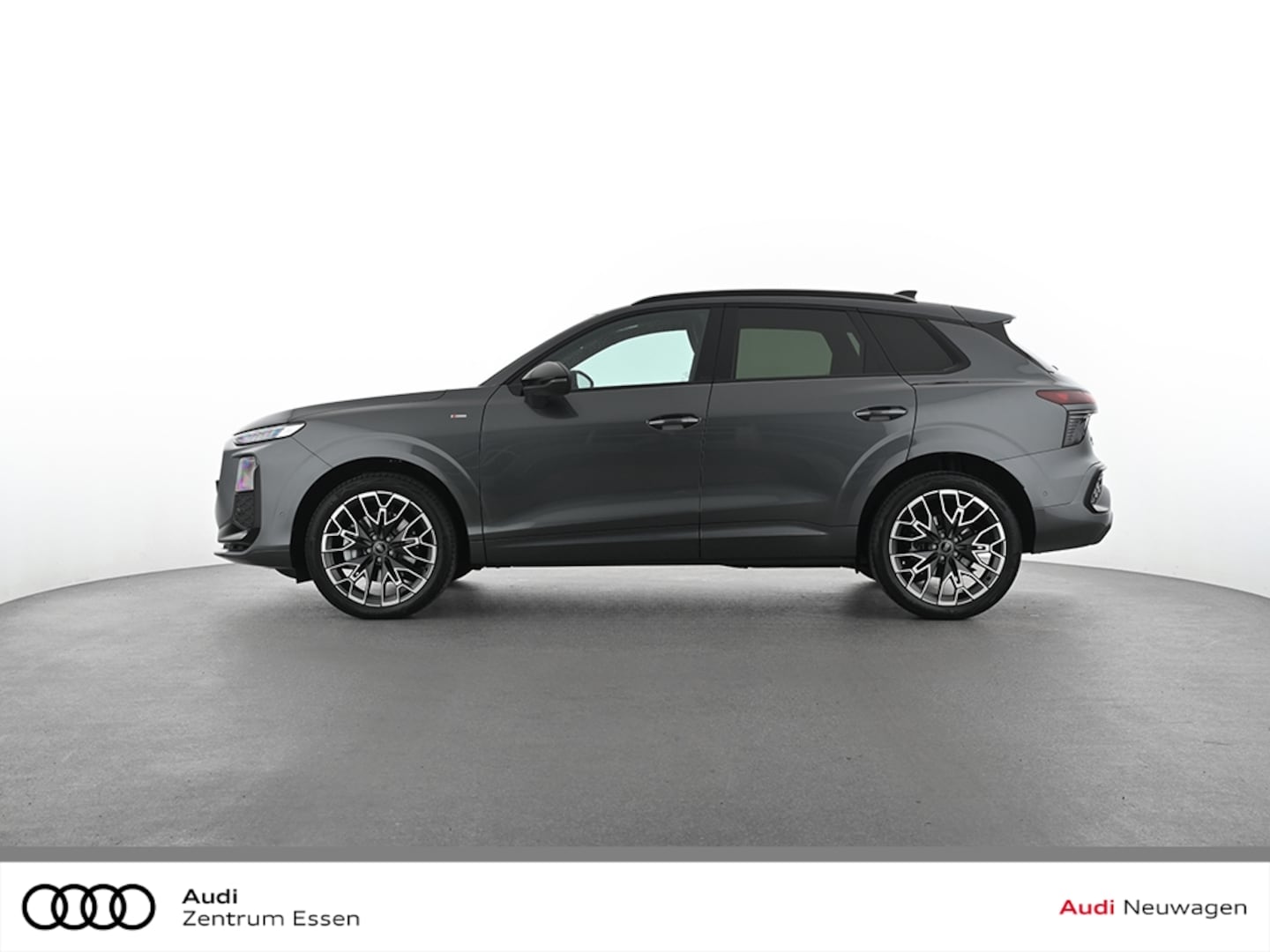 Bild über Audi Q3 SUV TFSI quattro 150 kW S tronic - für weitere Informationen kontaktieren Sie den Audi Partner