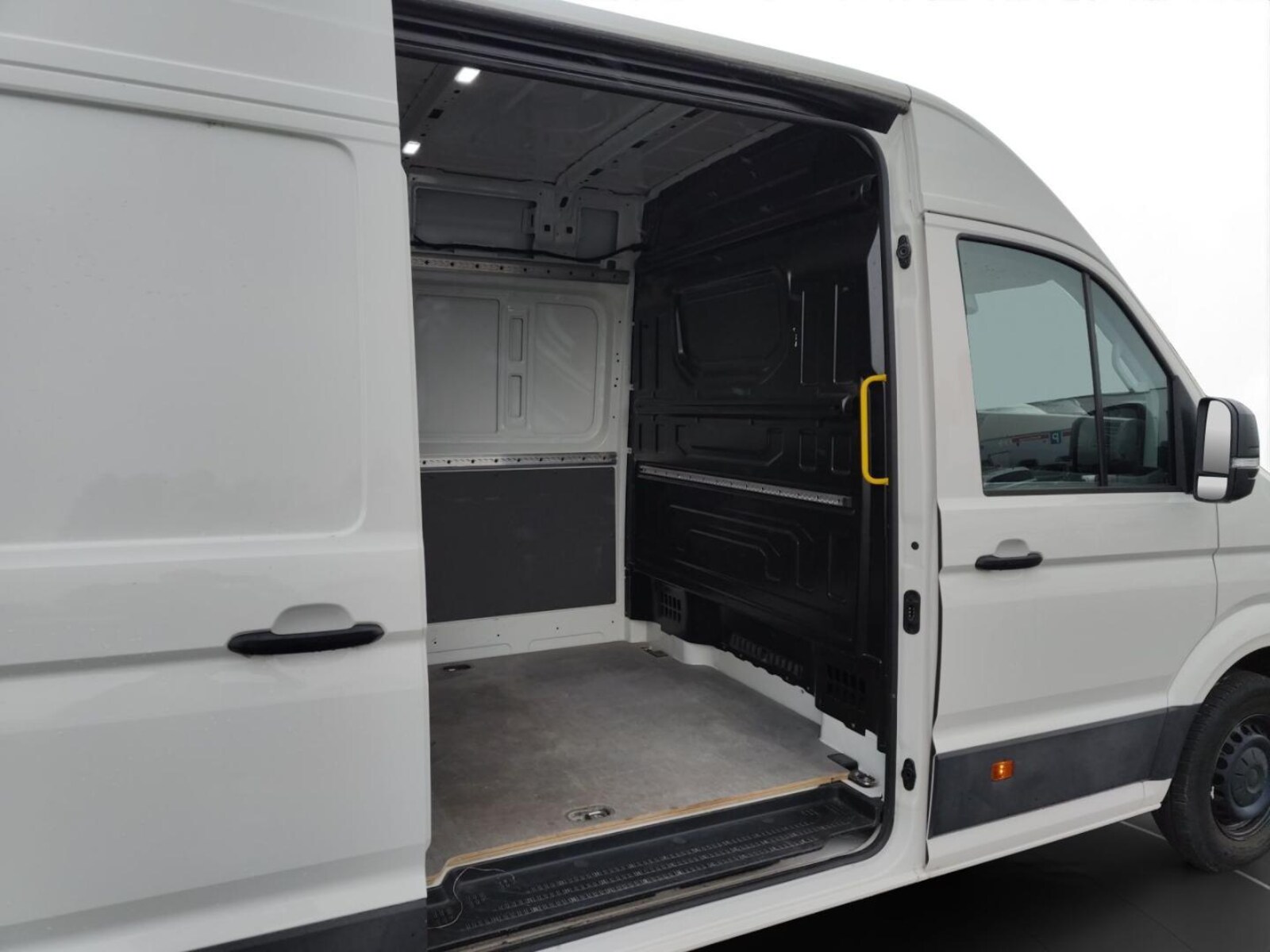 Volkswagen Crafter Kasten mittlerer Radstand – Bild 13