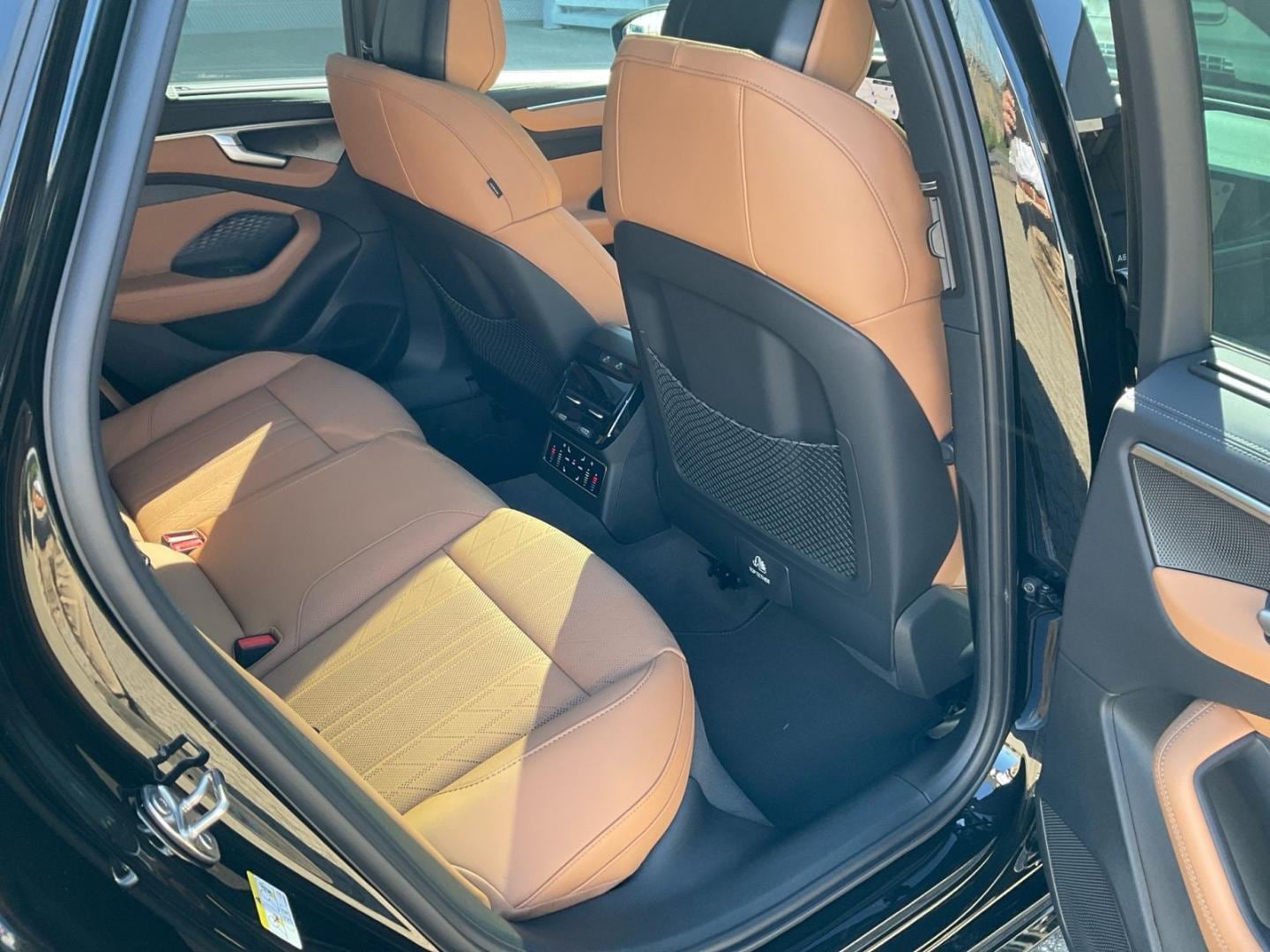 Bild über Audi A6 Avant edition one TDI quattro 220 kW S tronic - für weitere Informationen kontaktieren Sie den Audi Partner