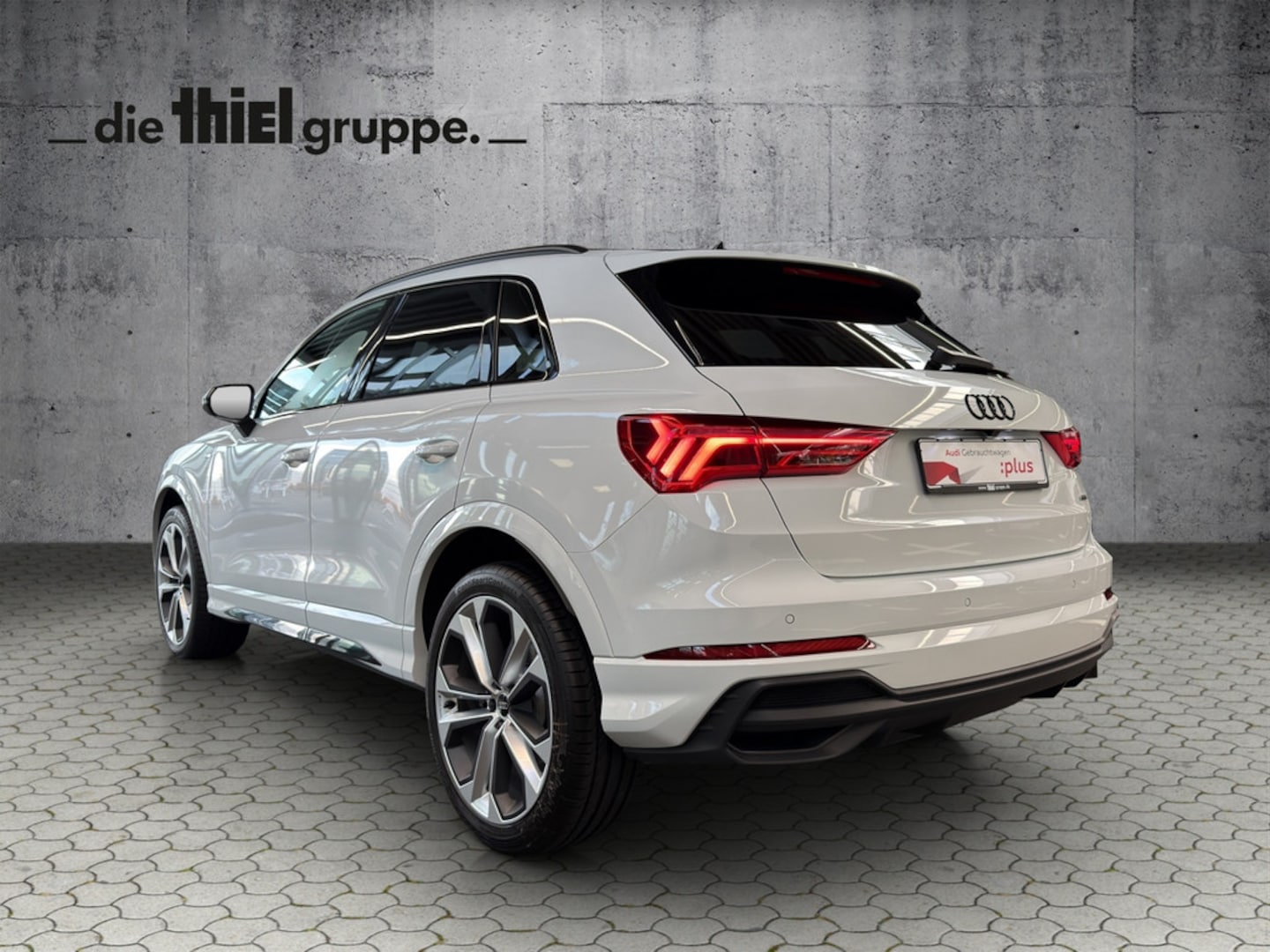 Bild über Audi Q3 S line 40 TFSI quattro S tronic - für weitere Informationen kontaktieren Sie den Audi Partner