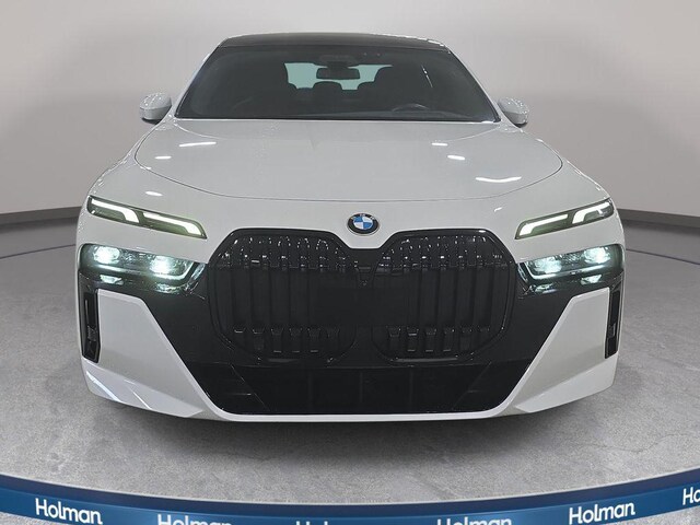 2023 BMW 740