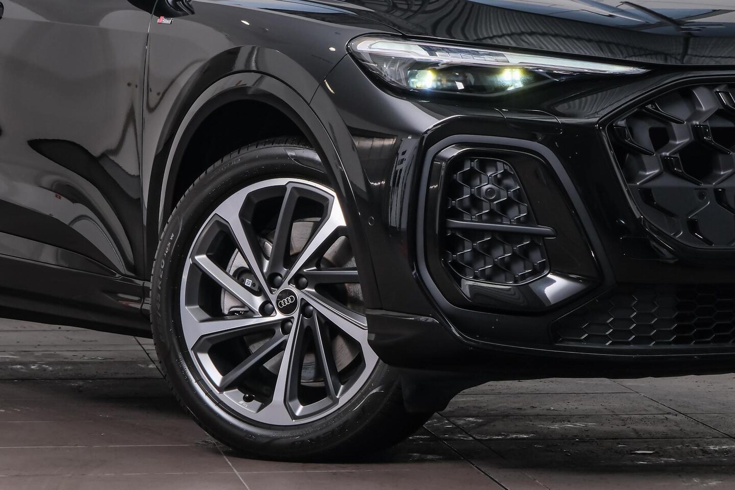 Image about Audi Q5 SUV TDI quattro 150 kW sport
