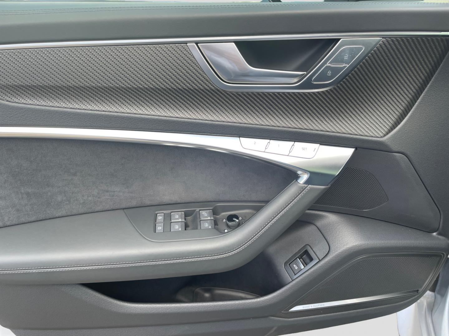 Bild über Audi RS 6 Avant performance TFSI quattro tiptronic - für weitere Informationen kontaktieren Sie den Audi Partner