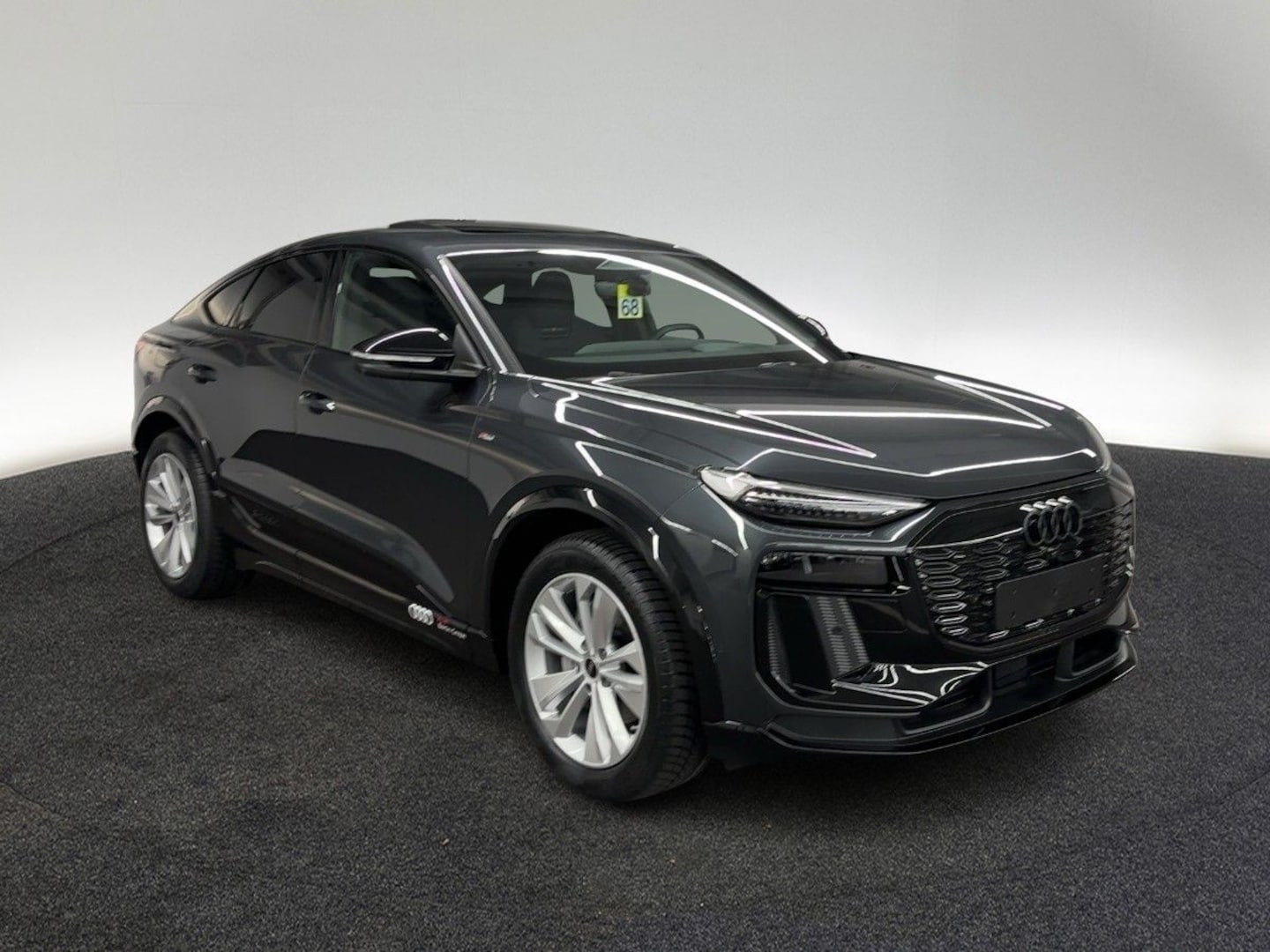 Bild über Audi Q6 Sportback e-tron S line business e-tron quattro 315 kW - für weitere Informationen kontaktieren Sie den Audi Partner