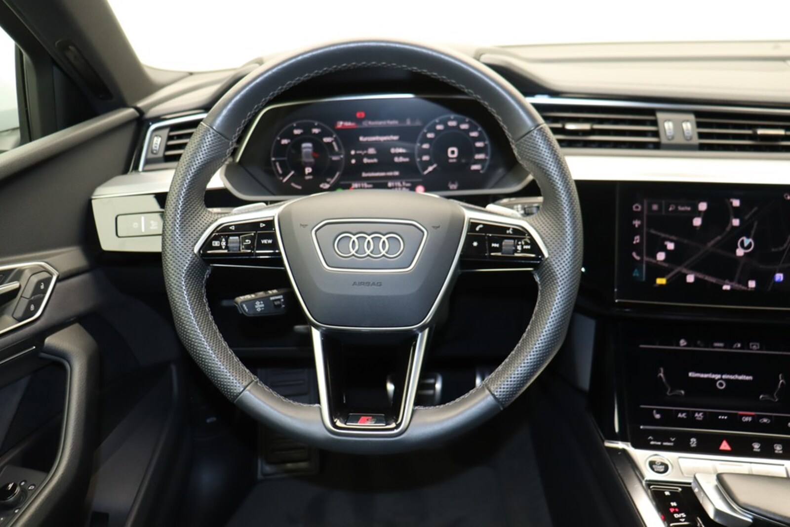 Audi Q8 e-tron – Bild 15