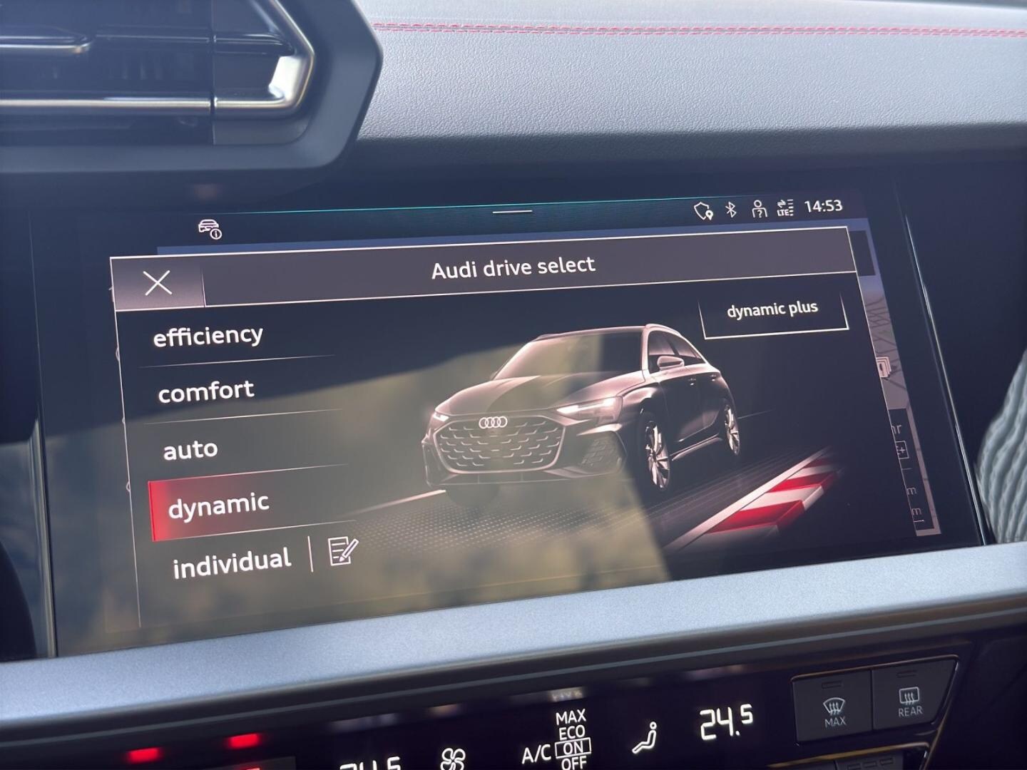 Bild über Audi S3 Sportback TFSI quattro S tronic - für weitere Informationen kontaktieren Sie den Audi Partner