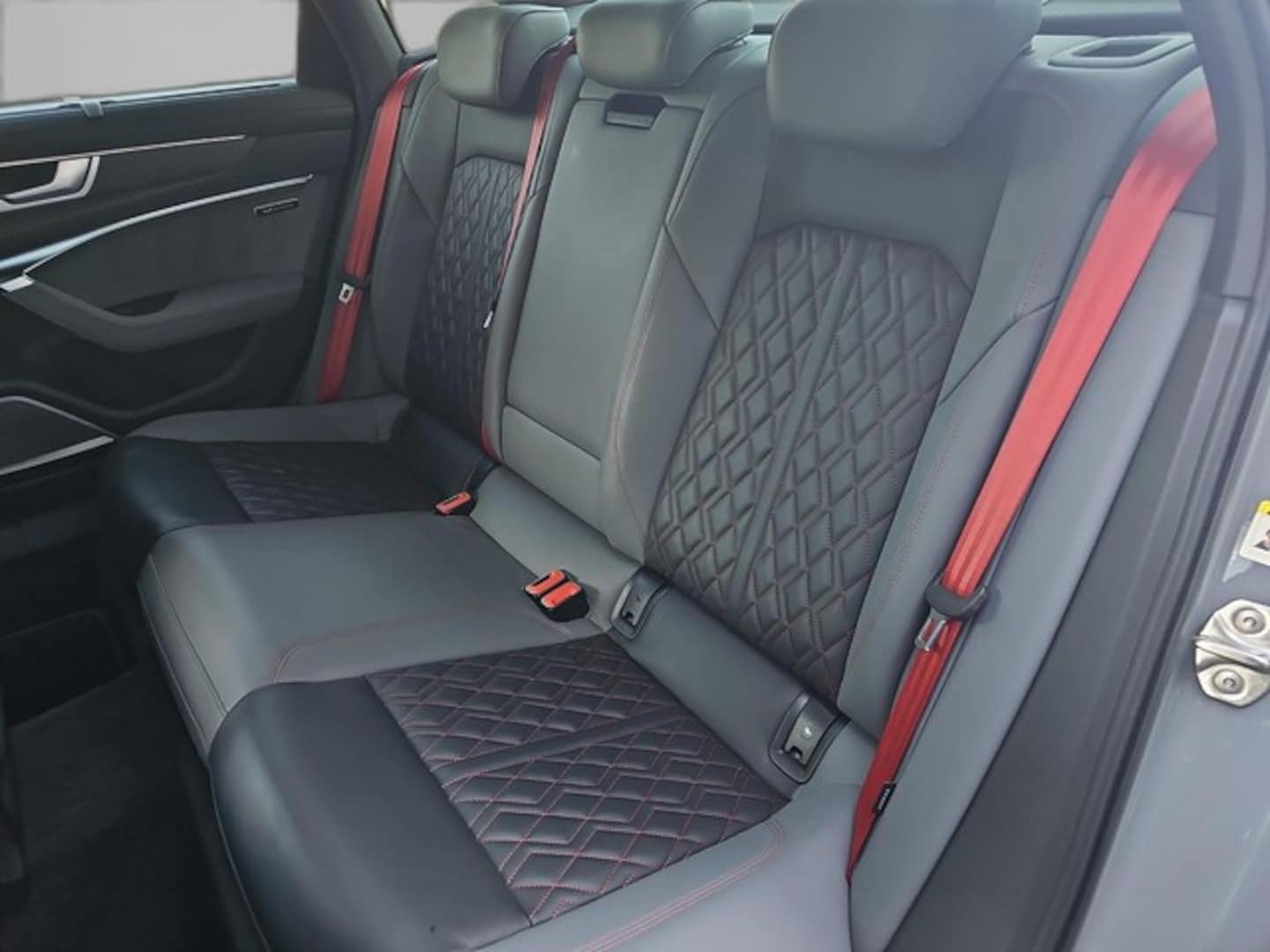 Bild über Audi S6 Limousine TDI quattro tiptronic - für weitere Informationen kontaktieren Sie den Audi Partner