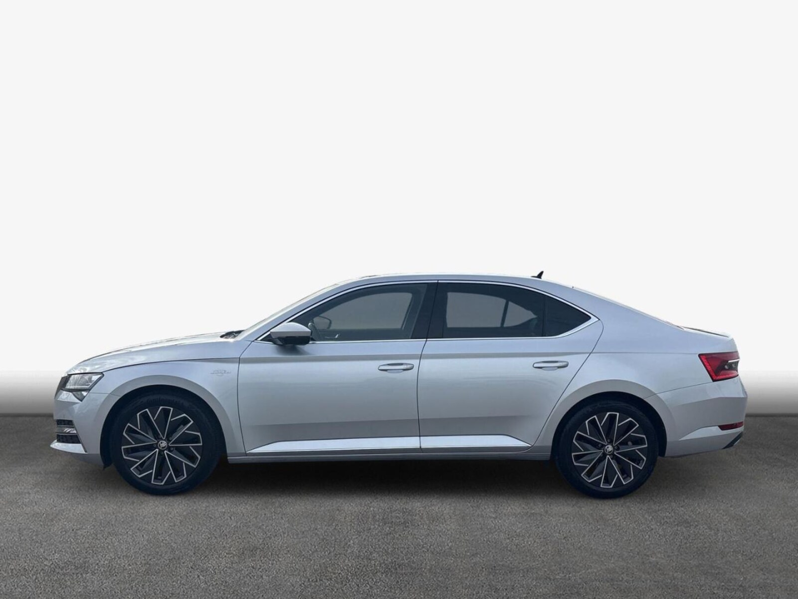 Škoda Superb – Bild 4