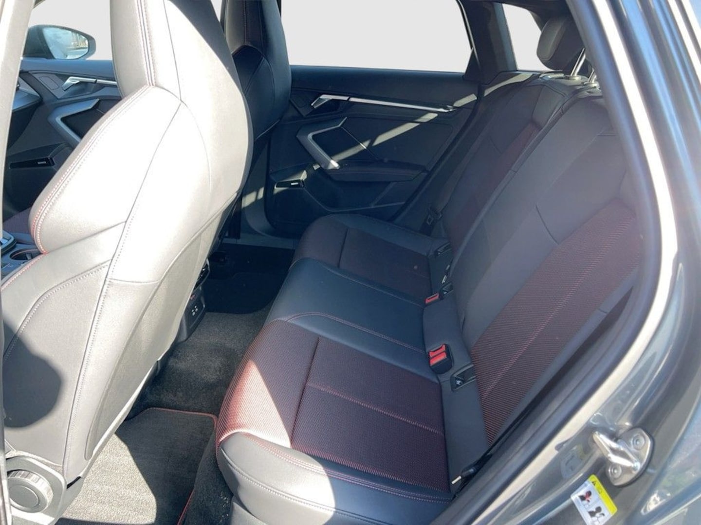 Bild über Audi A3 Sportback S line 35 TDI S tronic - für weitere Informationen kontaktieren Sie den Audi Partner