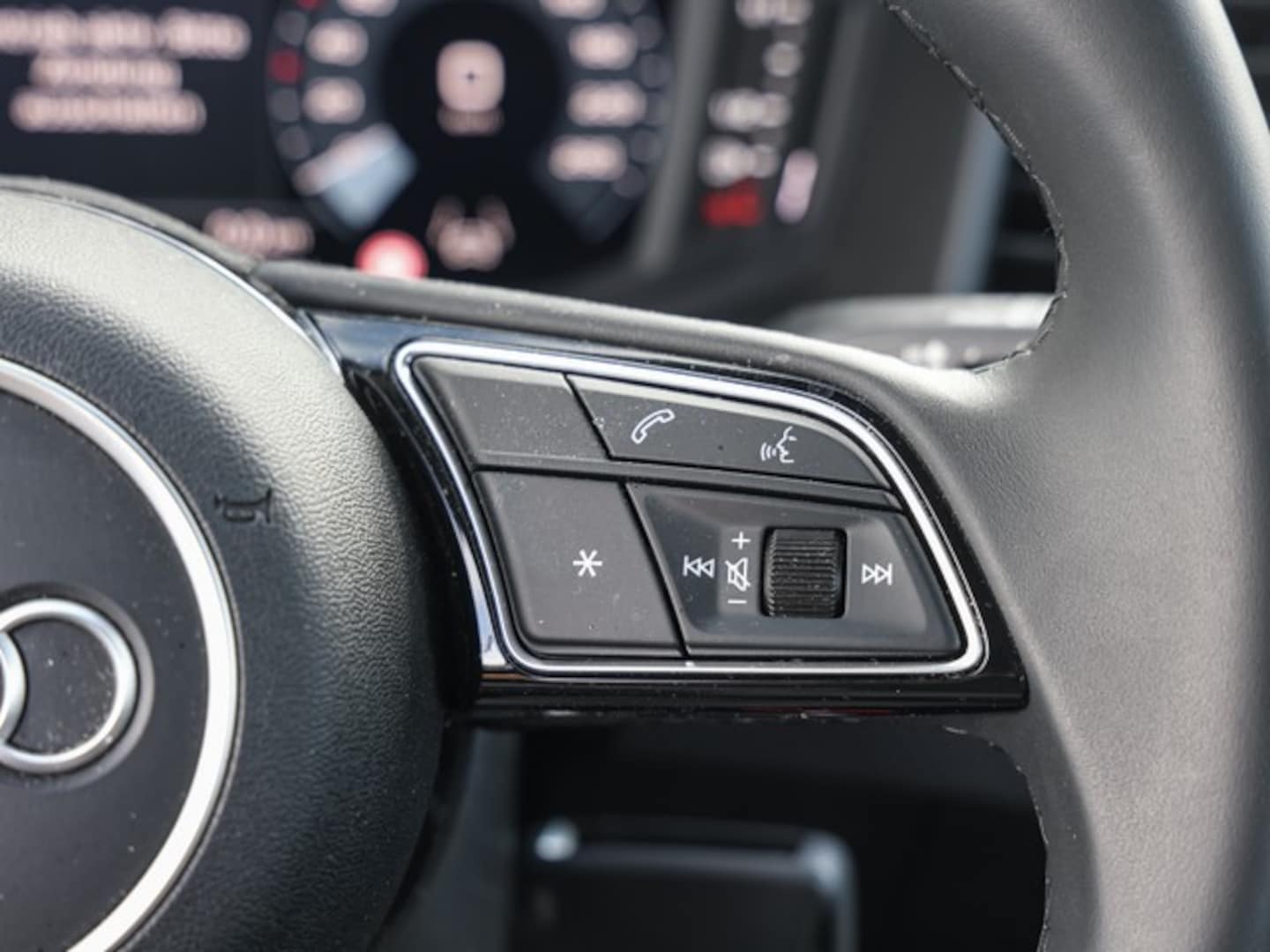 Bild über Audi A1 allstreet 30 TFSI S tronic - für weitere Informationen kontaktieren Sie den Audi Partner