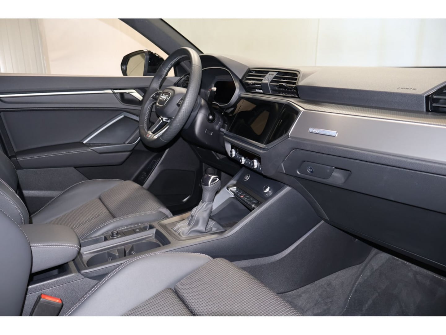 Bild über Audi Q3 Sportback S line 35 TDI S tronic - für weitere Informationen kontaktieren Sie den Audi Partner