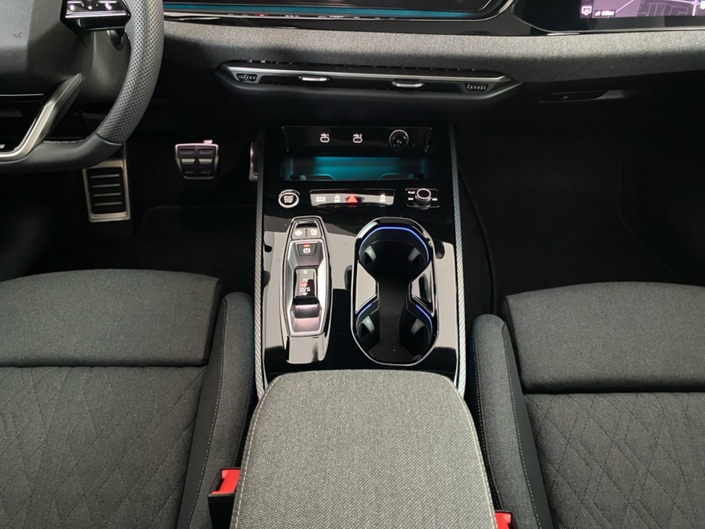 Bild über Audi A5 Avant TFSI quattro S tronic - für weitere Informationen kontaktieren Sie den Audi Partner