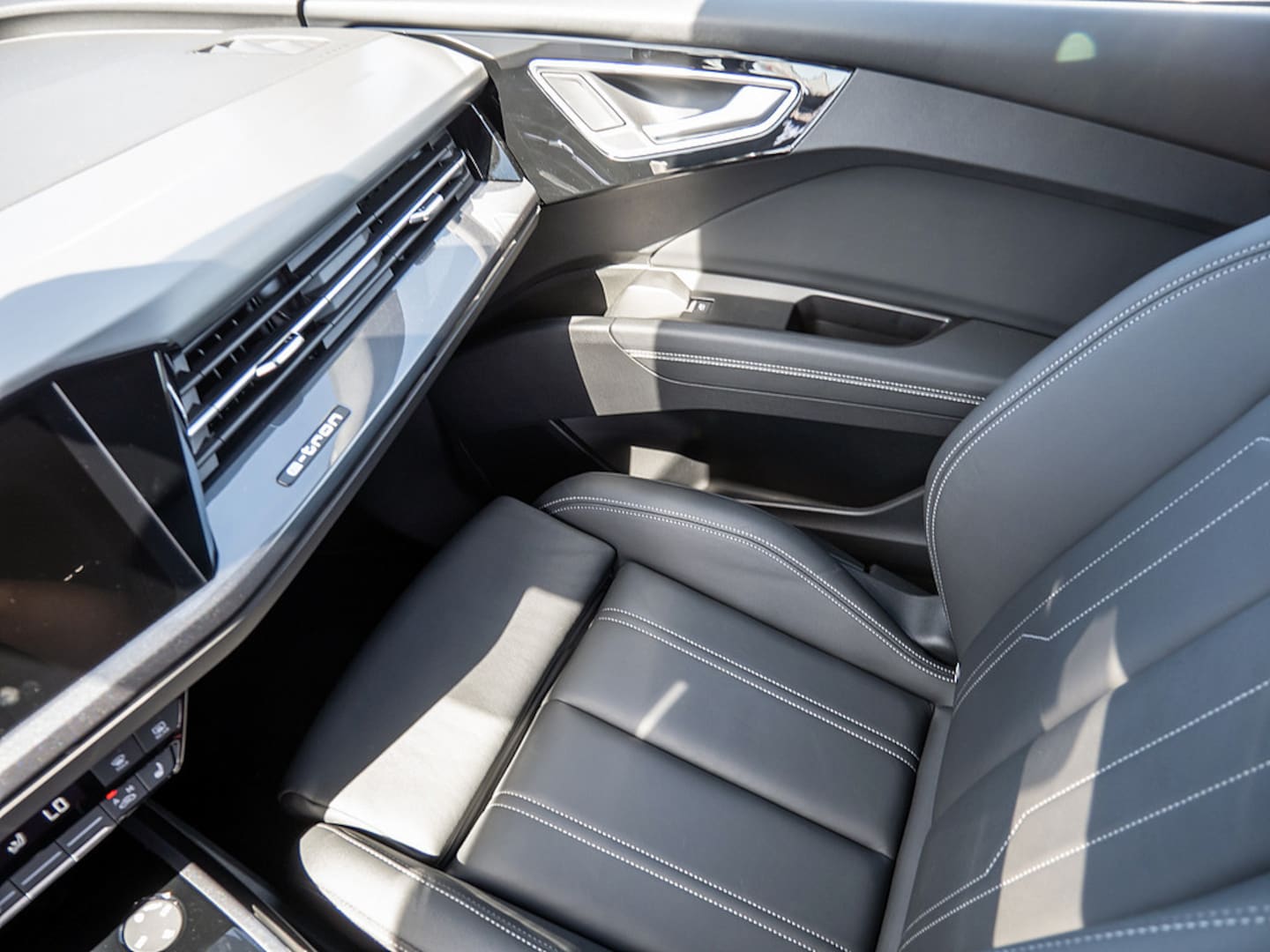 Bild über Audi Q4 e-tron 45 e-tron - für weitere Informationen kontaktieren Sie den Audi Partner