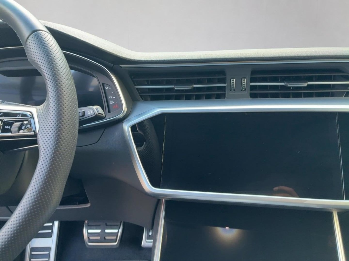 Bild über Audi S6 Avant TDI quattro tiptronic - für weitere Informationen kontaktieren Sie den Audi Partner