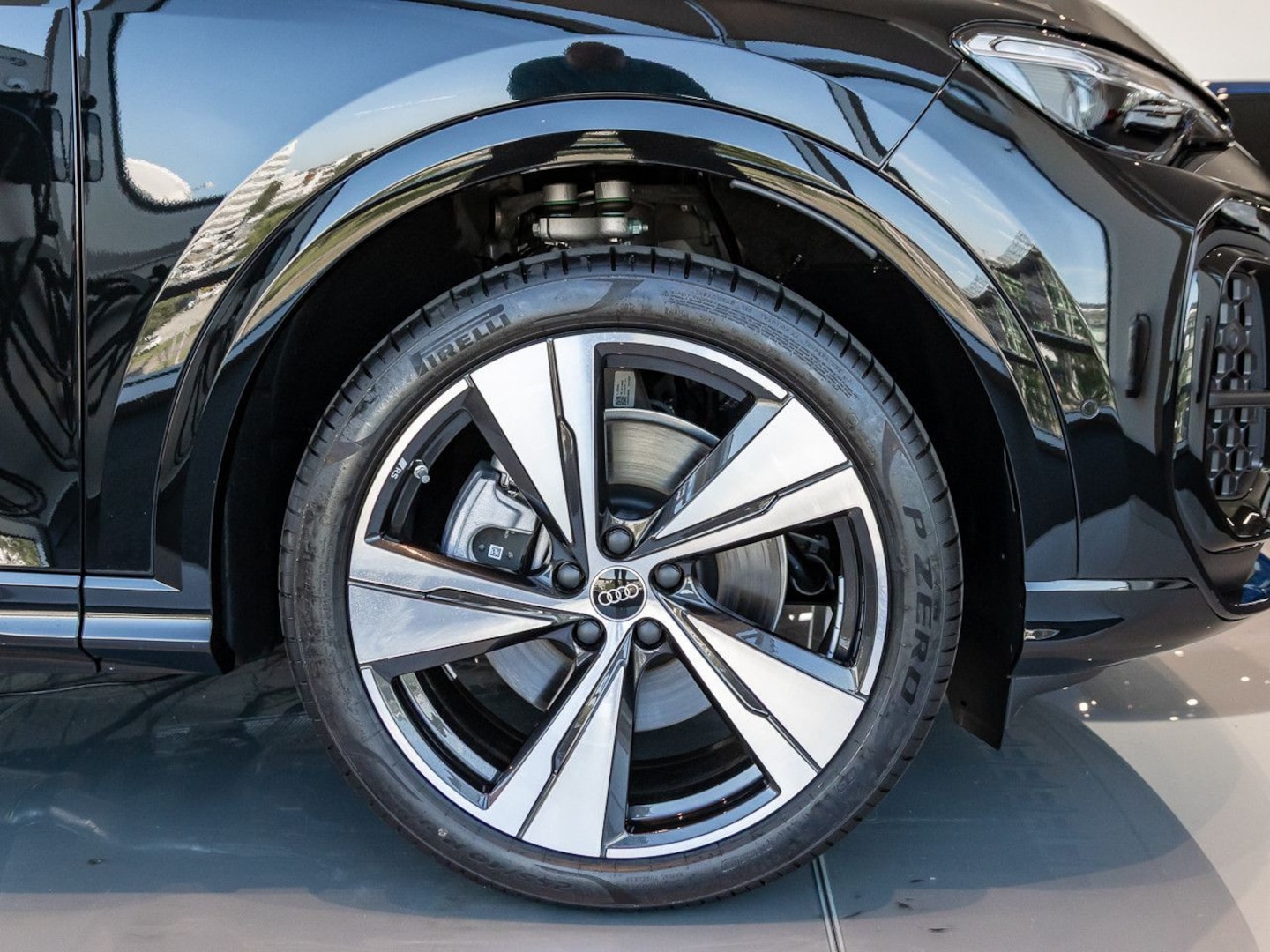 Bild über Audi Q5 Sportback TDI quattro 150 kW S tronic - für weitere Informationen kontaktieren Sie den Audi Partner