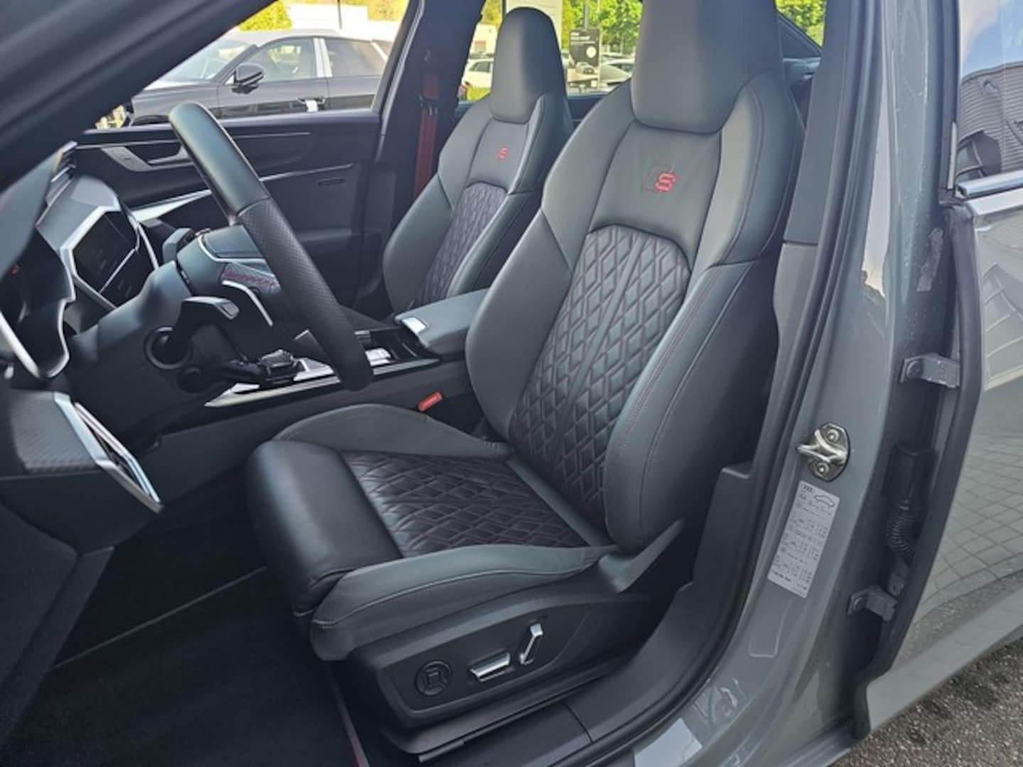 Bild über Audi S6 Limousine TDI quattro tiptronic - für weitere Informationen kontaktieren Sie den Audi Partner