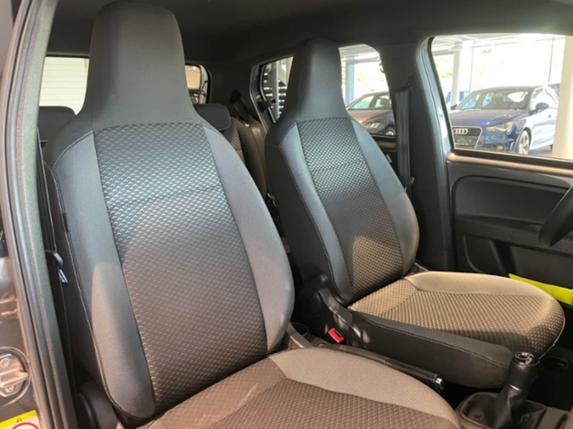 Volkswagen up! ACTIVE