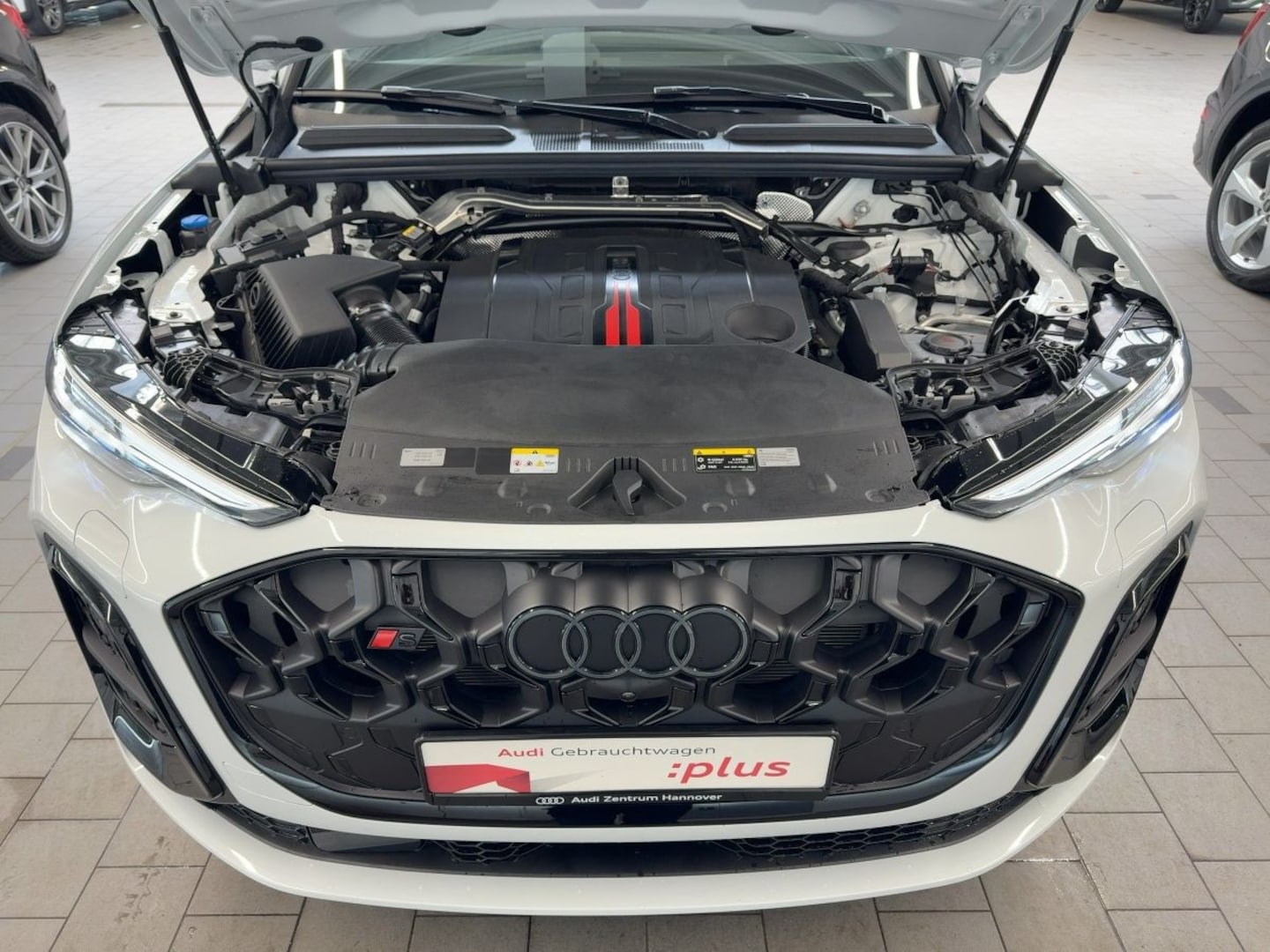 Bild über Audi SQ5 Sportback edition one mit Akzenten mythosschwarz TFSI 270 kW S tronic - für weitere Informationen kontaktieren Sie den Audi Partner