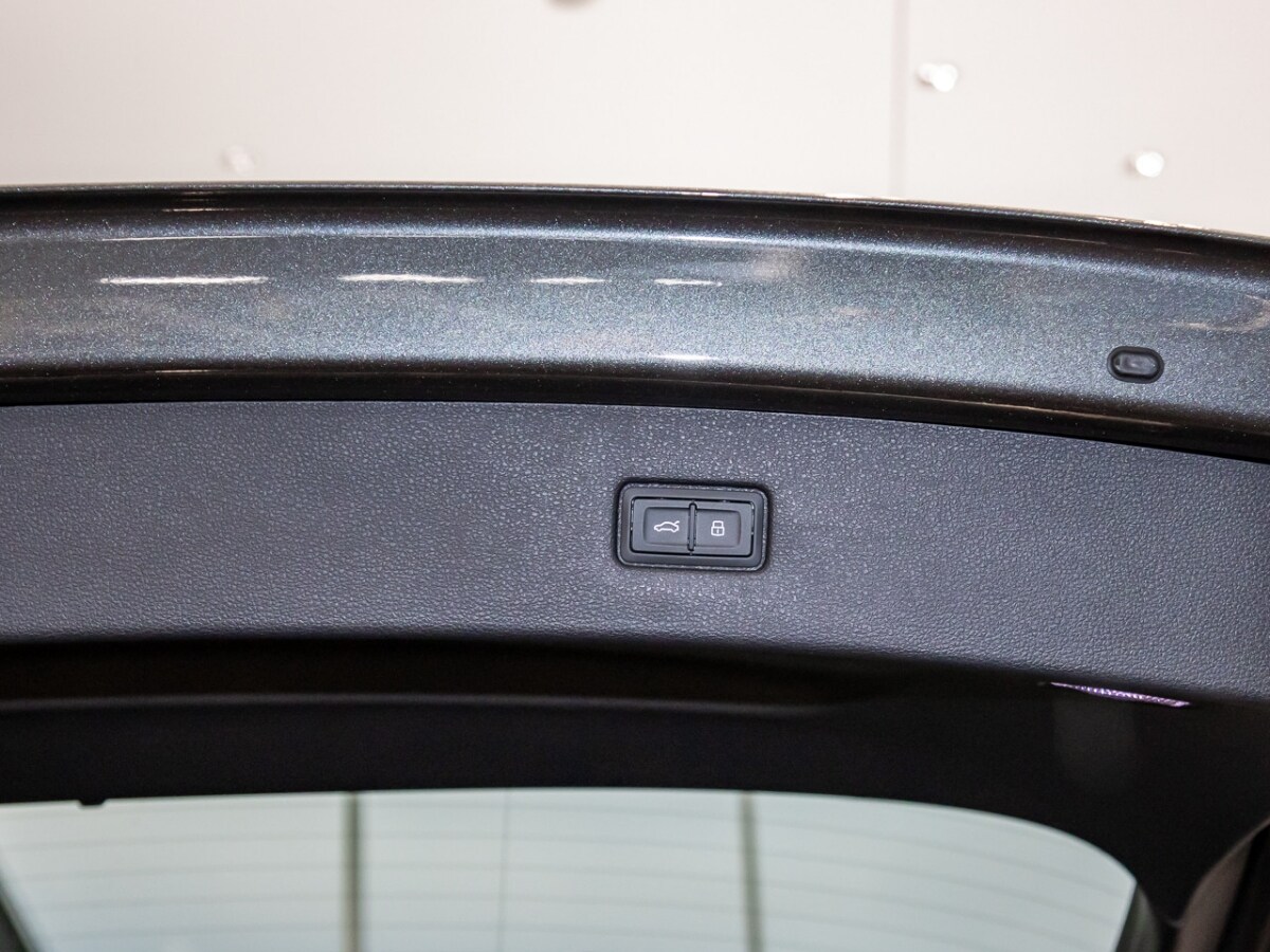 Image about Audi Q7 SUV S line 50 TDI quattro tiptronic
