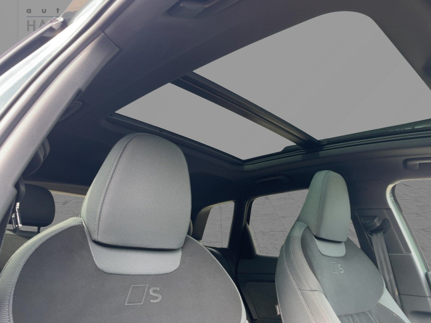 Bild über Audi Q3 SUV TFSI quattro 195 kW S tronic - für weitere Informationen kontaktieren Sie den Audi Partner