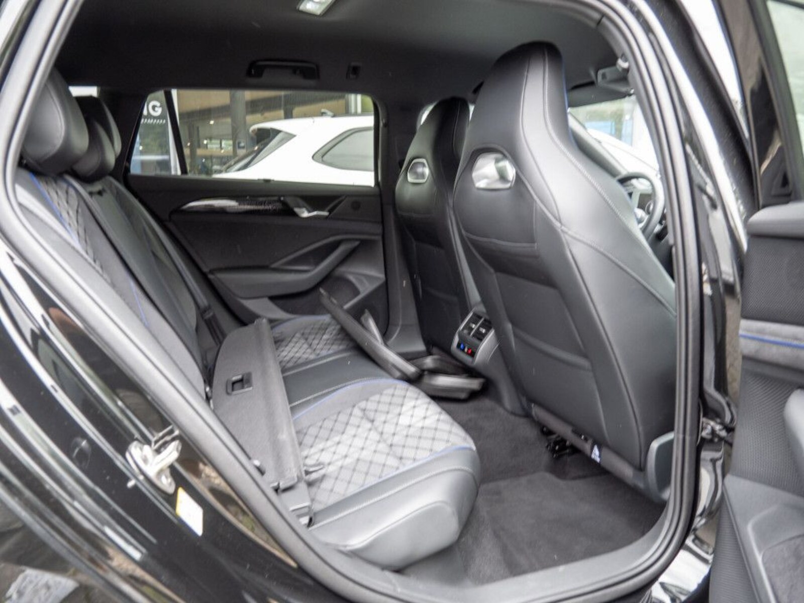 Volkswagen Passat – Bild 5
