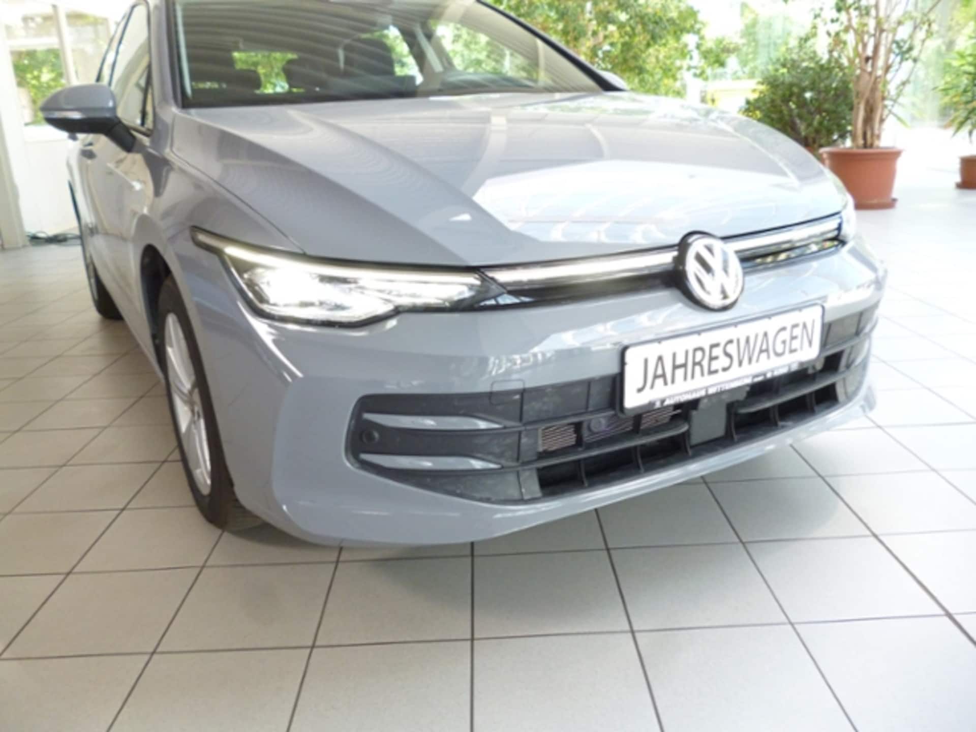 Volkswagen Golf Life