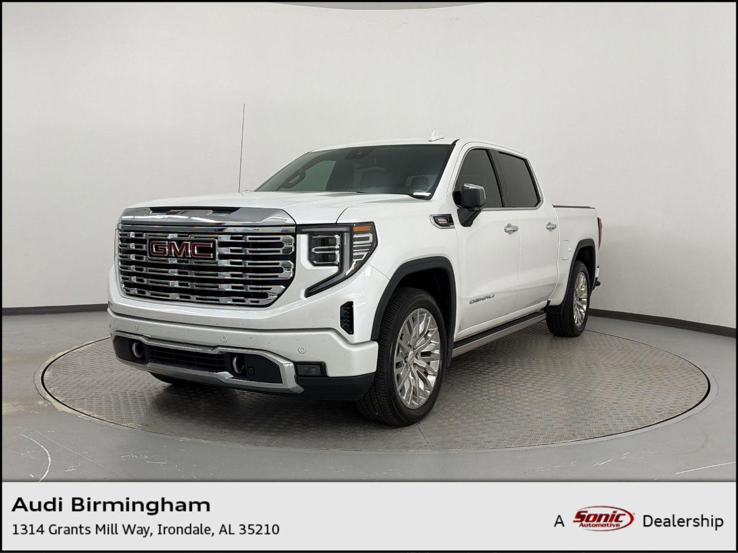 2022 GMC Sierra 4WD Crew Cab Short Box Denali's photo