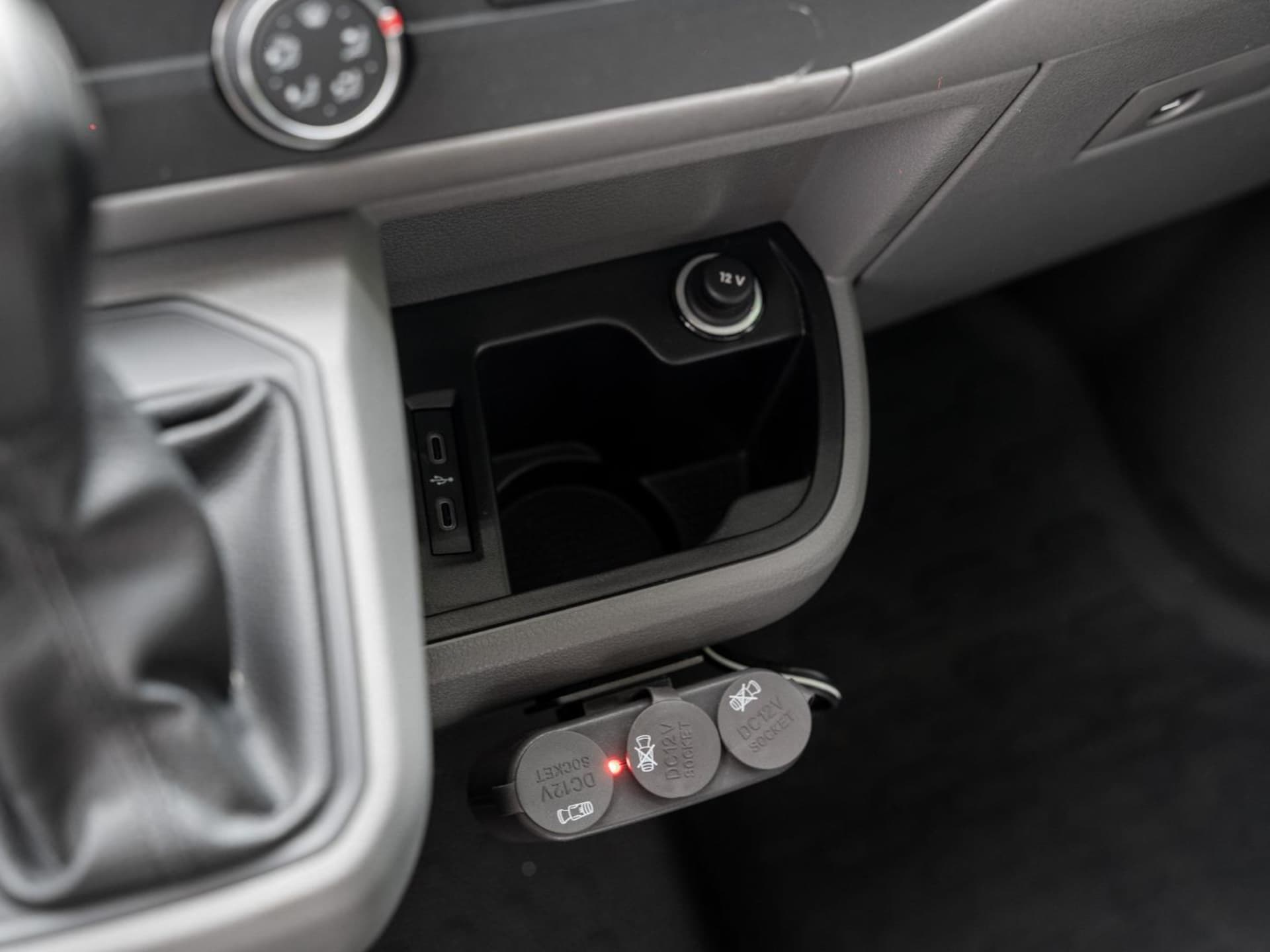 Volkswagen T6.1 Transporter Kasten langer Radstand