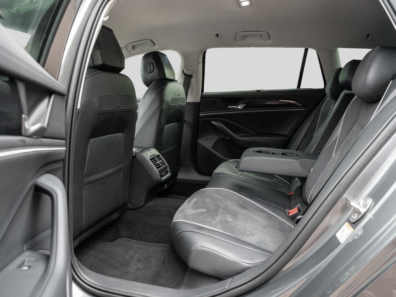 Volkswagen Passat – Bild 8