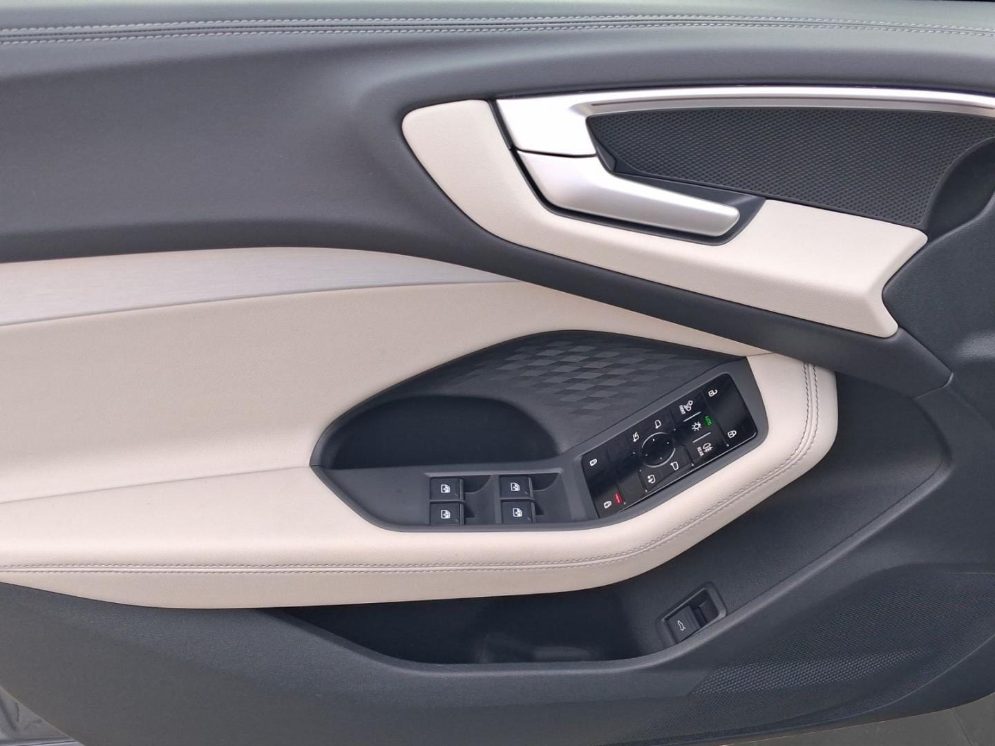 Bild über Audi A5 Limousine TDI 150 kW S tronic - für weitere Informationen kontaktieren Sie den Audi Partner