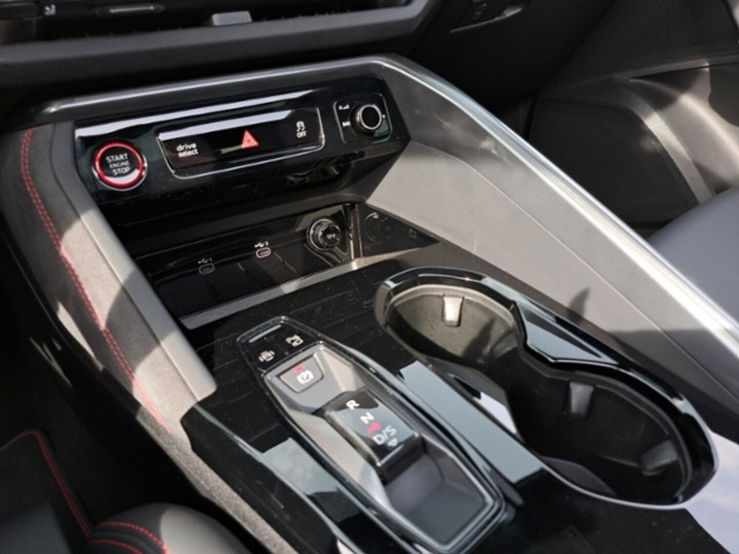 Bild über Audi SQ5 SUV TFSI 270 kW S tronic - für weitere Informationen kontaktieren Sie den Audi Partner