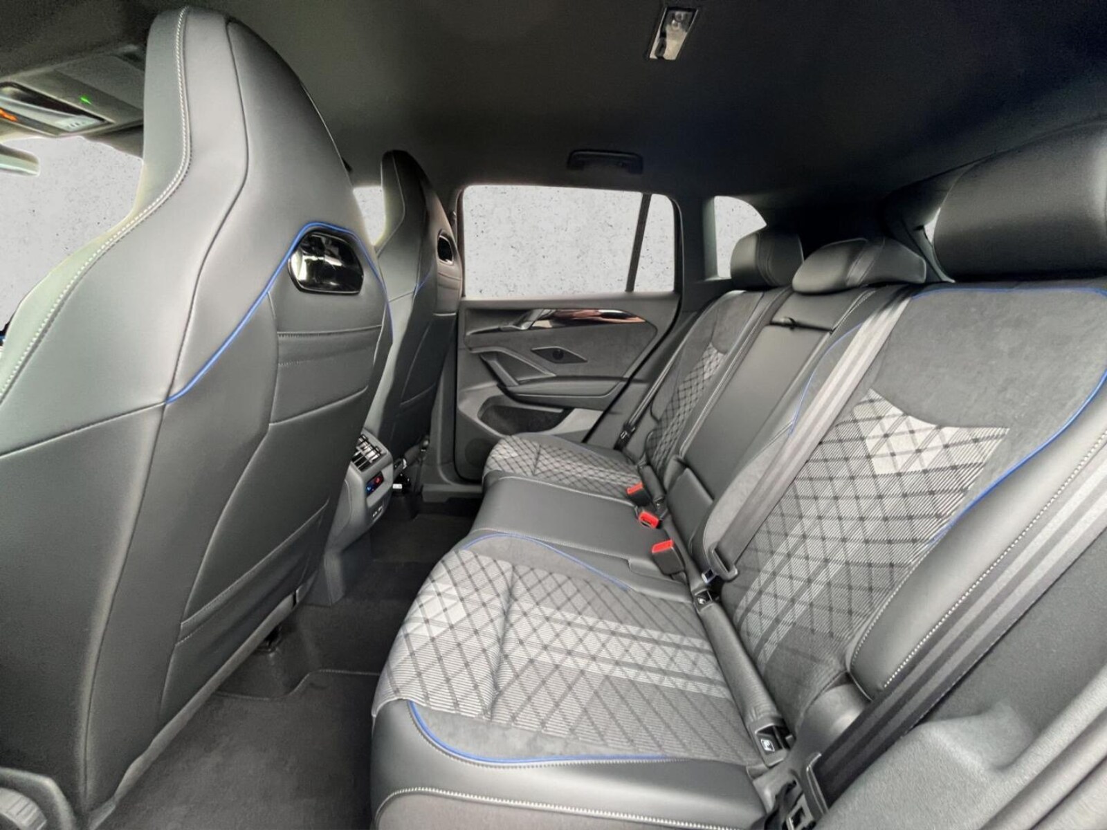 Volkswagen Tiguan – Bild 12