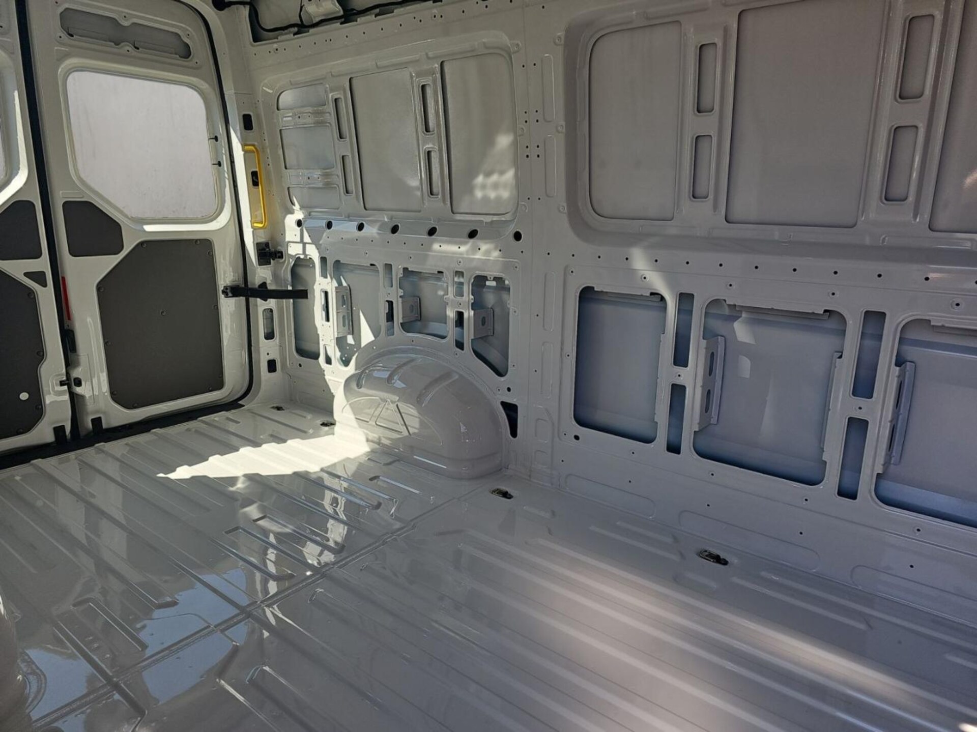 Volkswagen Crafter Kasten mittlerer Radstand
