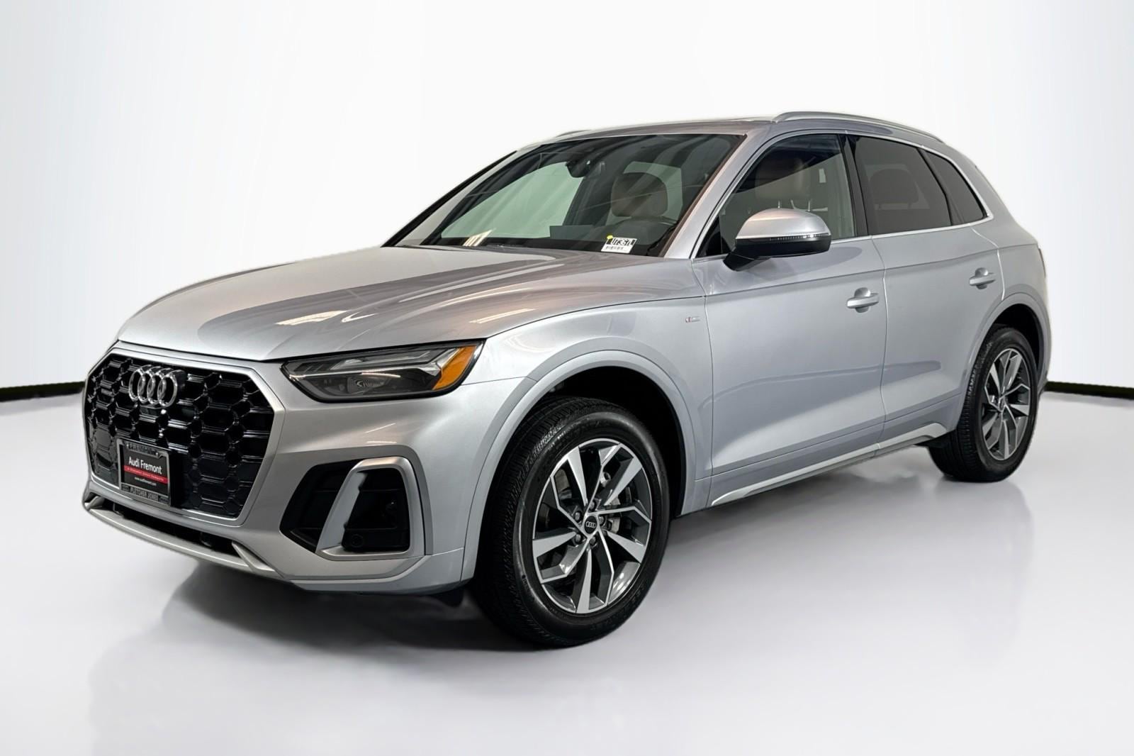 2022 Audi Q5 45 Premium Plus's photo