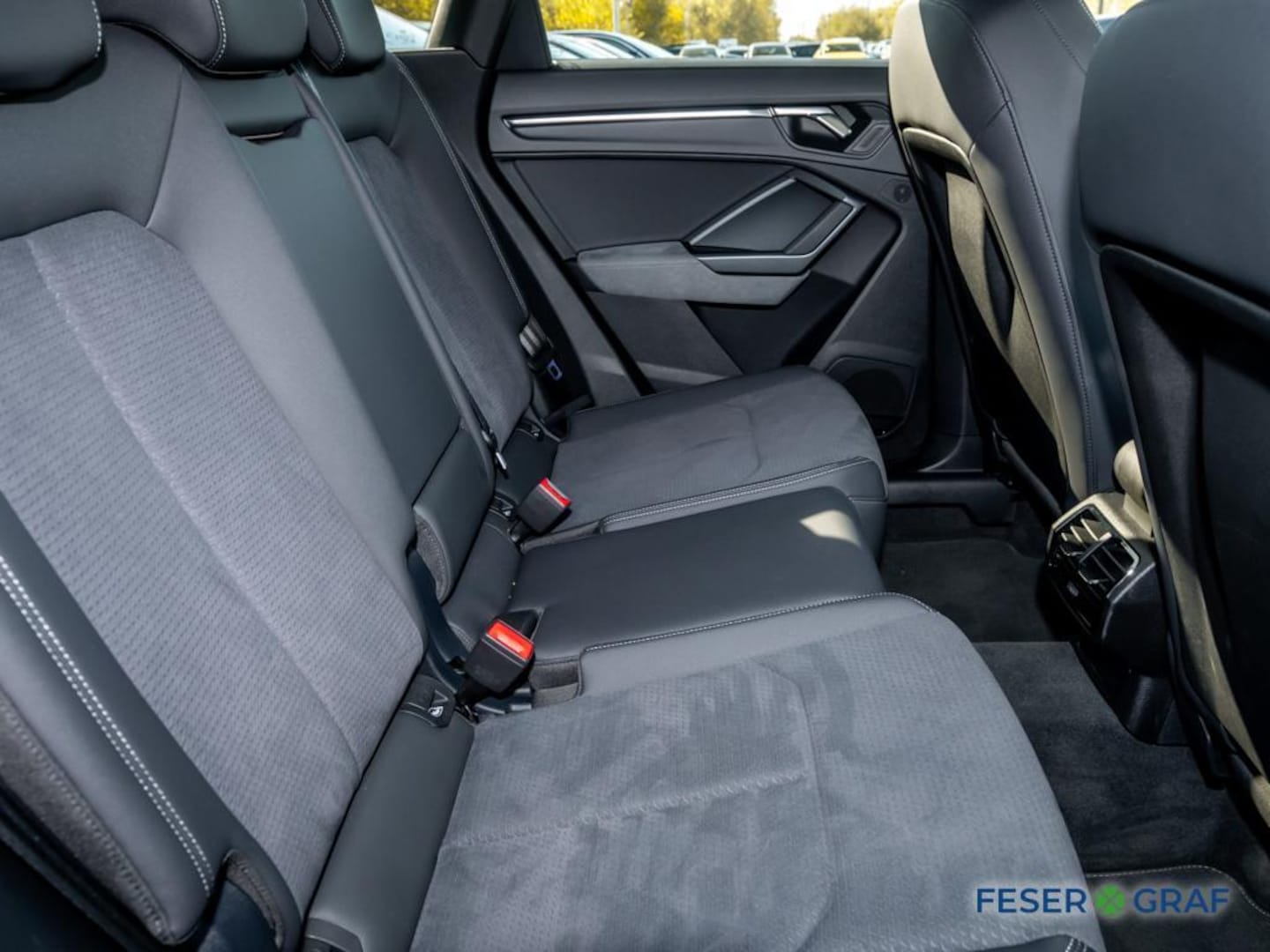 Bild über Audi Q3 S line 35 TFSI S tronic - für weitere Informationen kontaktieren Sie den Audi Partner