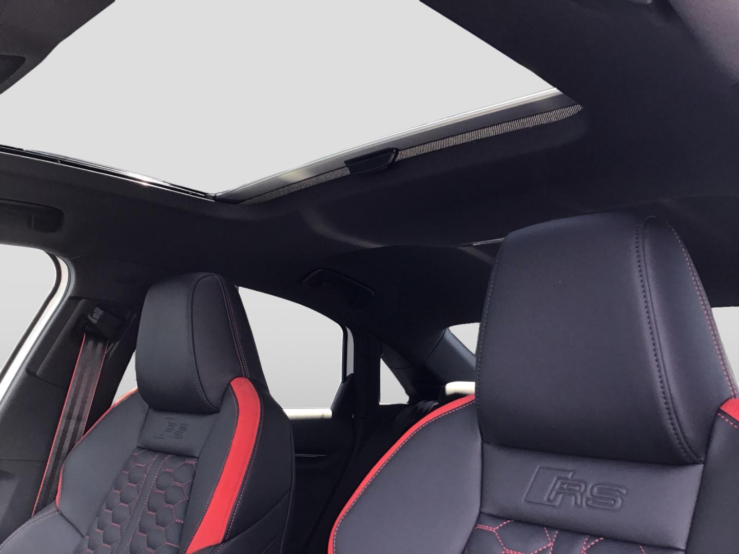 Image about Audi RS 3 Limousine TFSI quattro S tronic