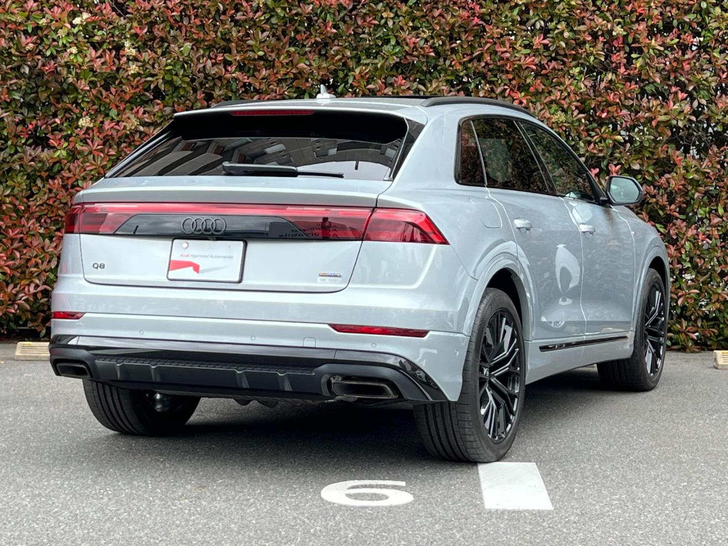 Audi Q8 SUV 55 TFSI quattro S line 250(340) kW(PS) tiptronic for more details contact your dealer