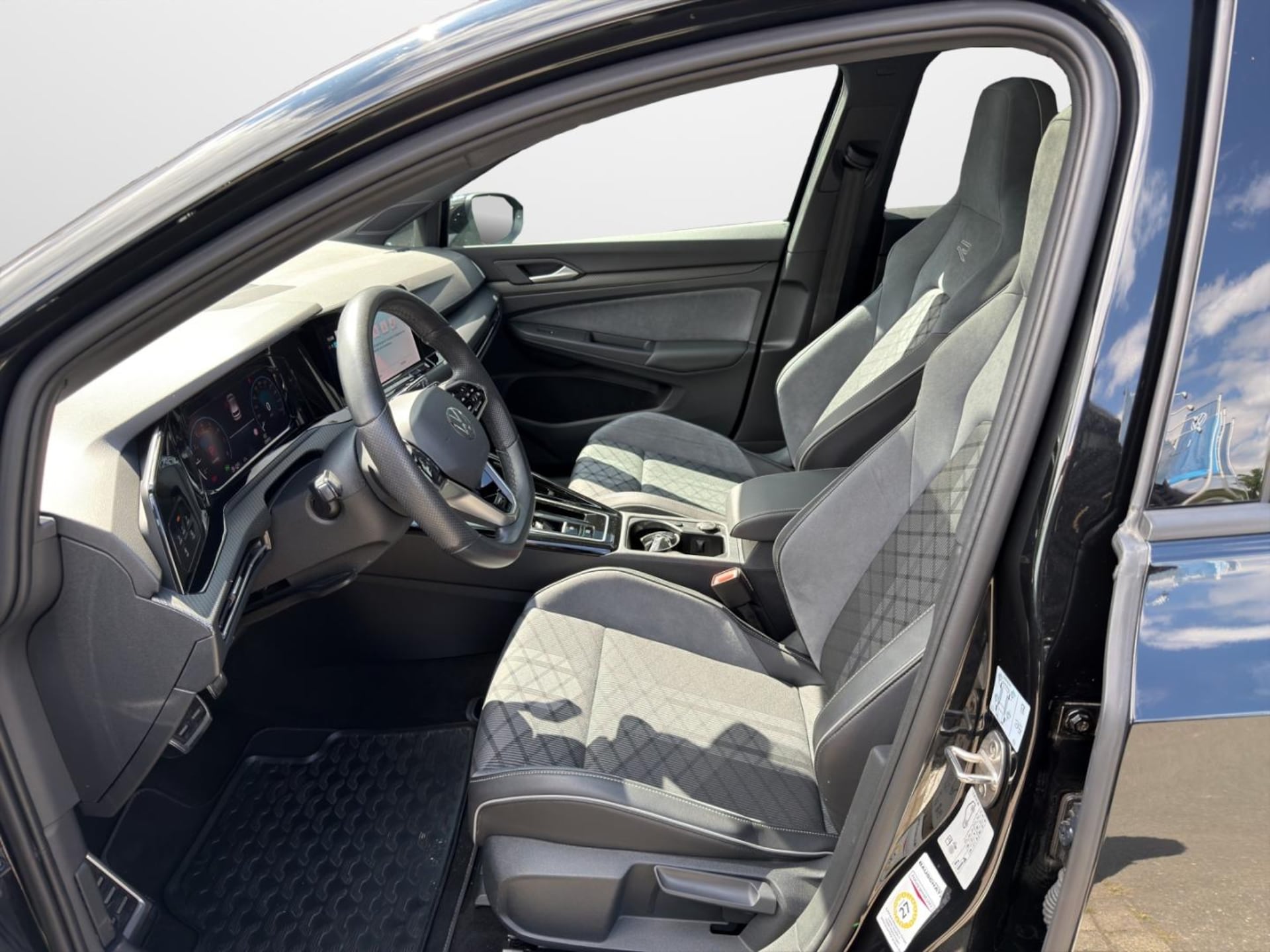 Volkswagen Golf R-Line