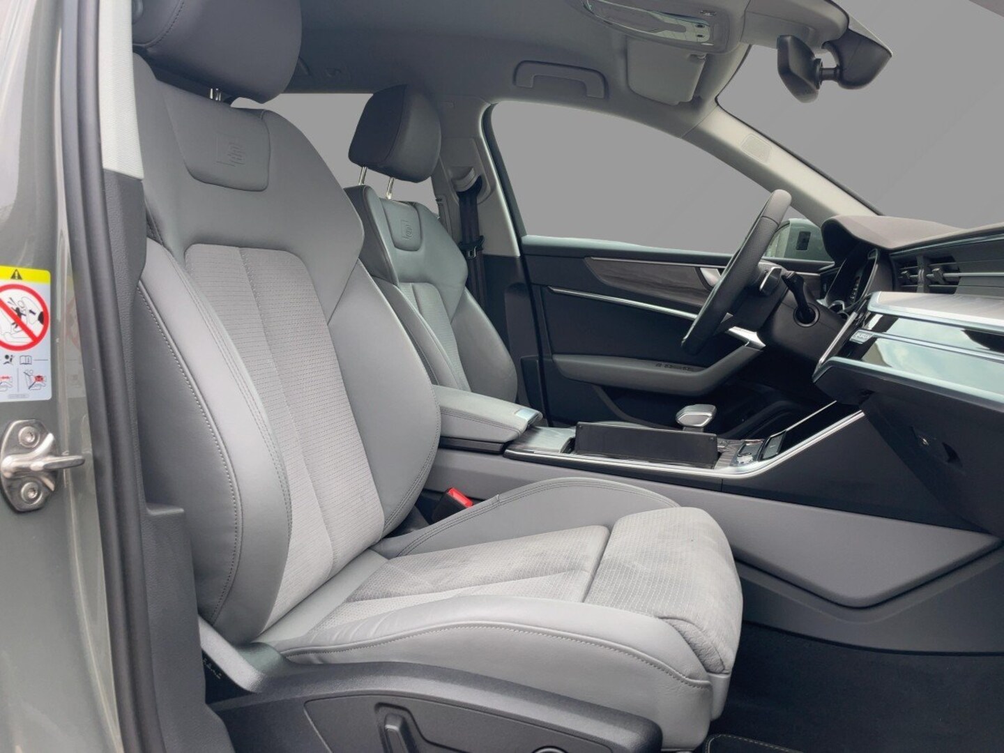 Bild über Audi S6 Avant TDI quattro tiptronic - für weitere Informationen kontaktieren Sie den Audi Partner