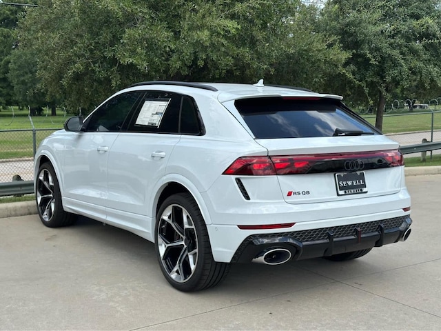 2026 Audi RS Q8 SUV performance