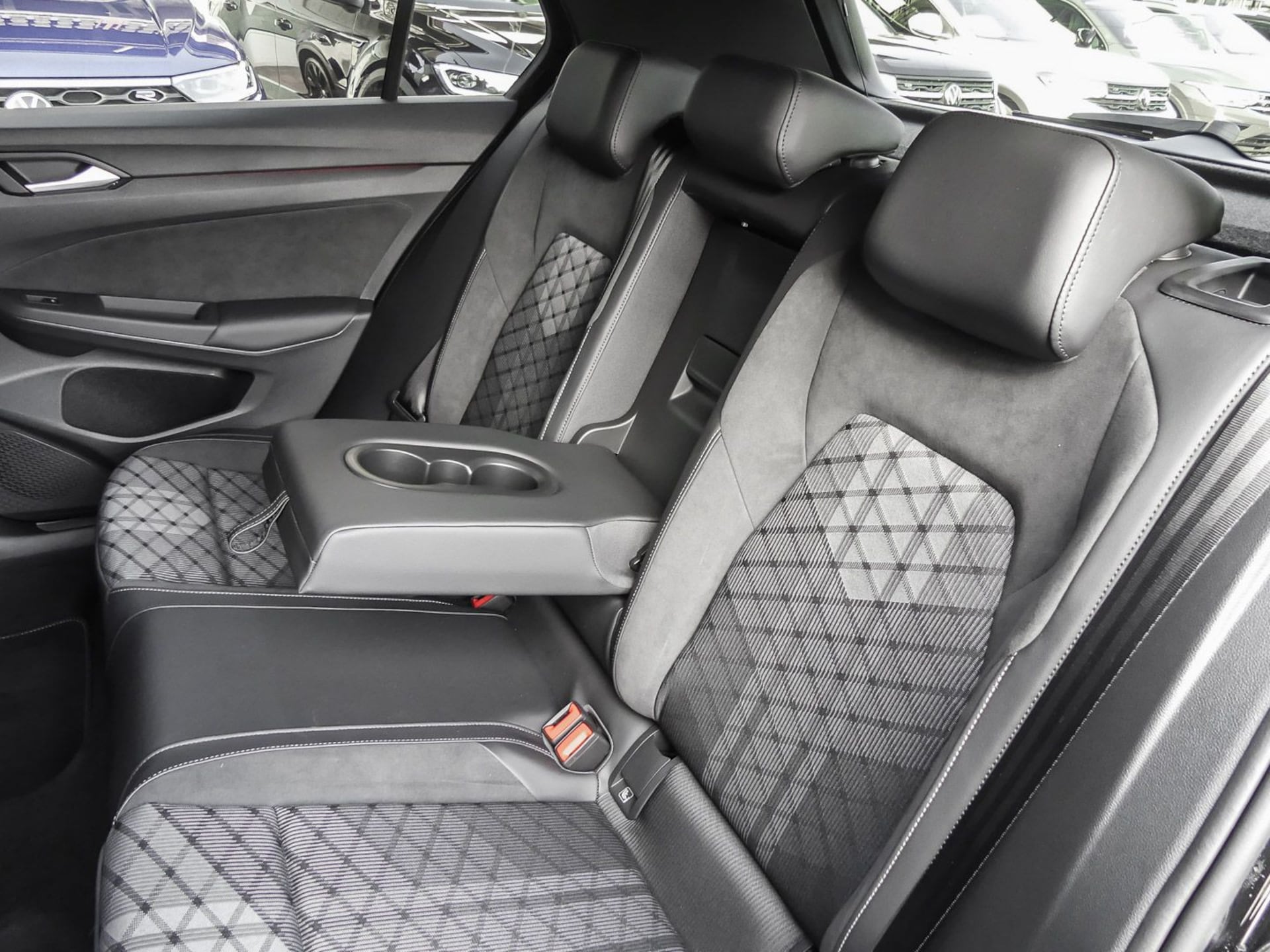 Volkswagen Golf R-Line