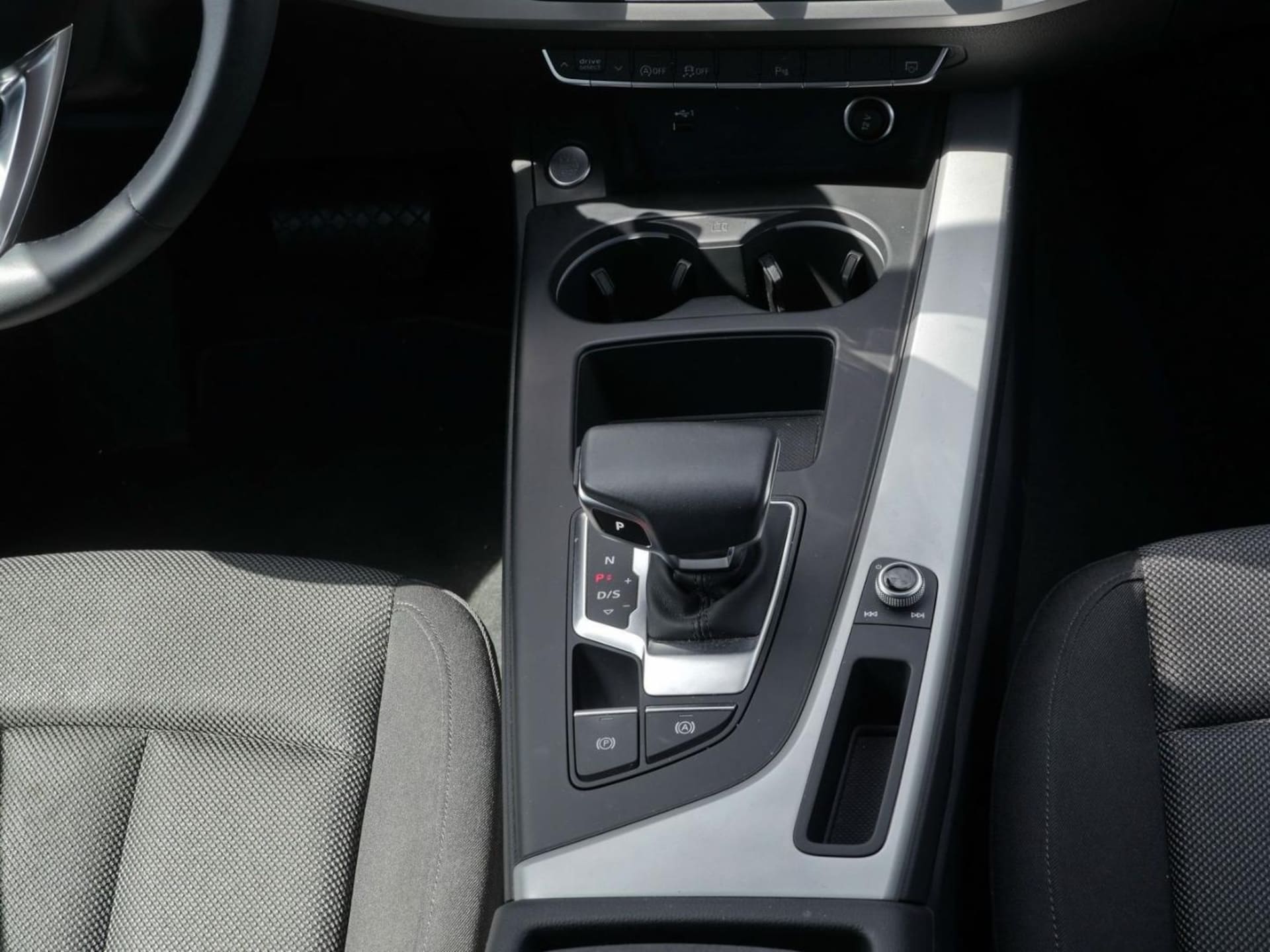 Audi A4 Avant S line