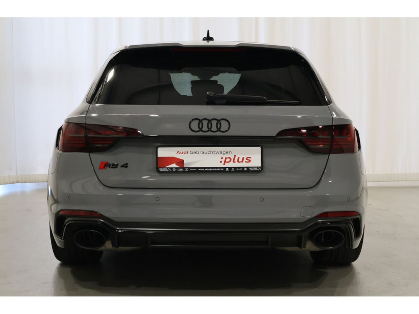 Bild über Audi RS 4 Avant quattro tiptronic - für weitere Informationen kontaktieren Sie den Audi Partner