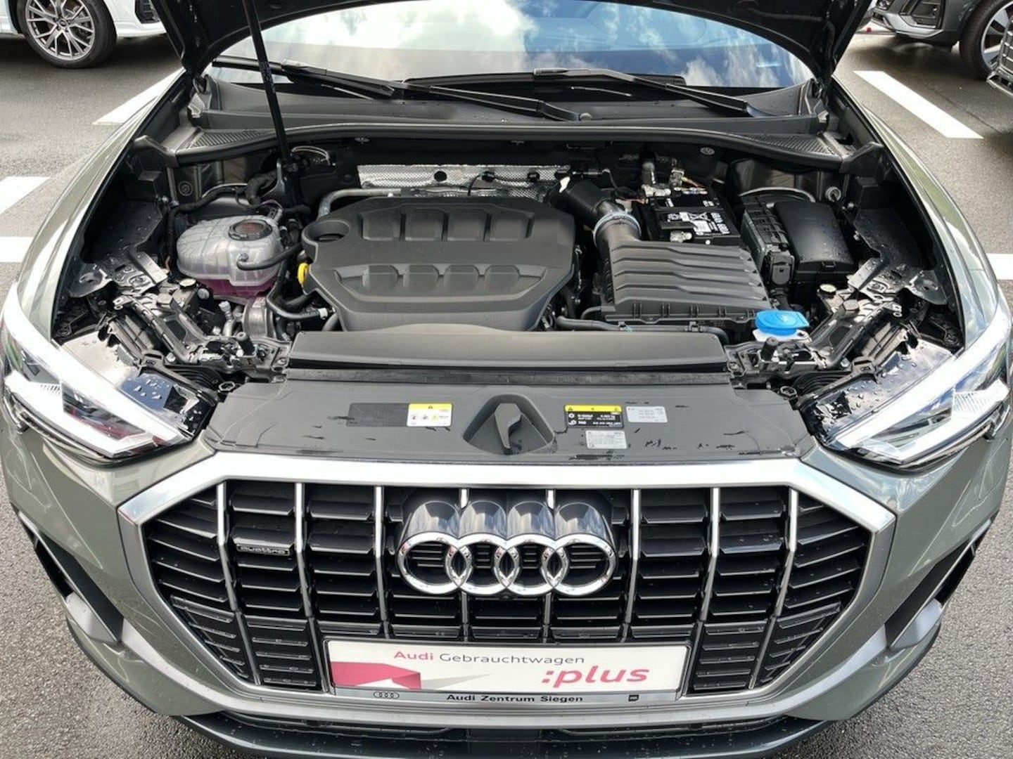 Bild über Audi Q3 TFSI quattro 180 kW S tronic - für weitere Informationen kontaktieren Sie den Audi Partner