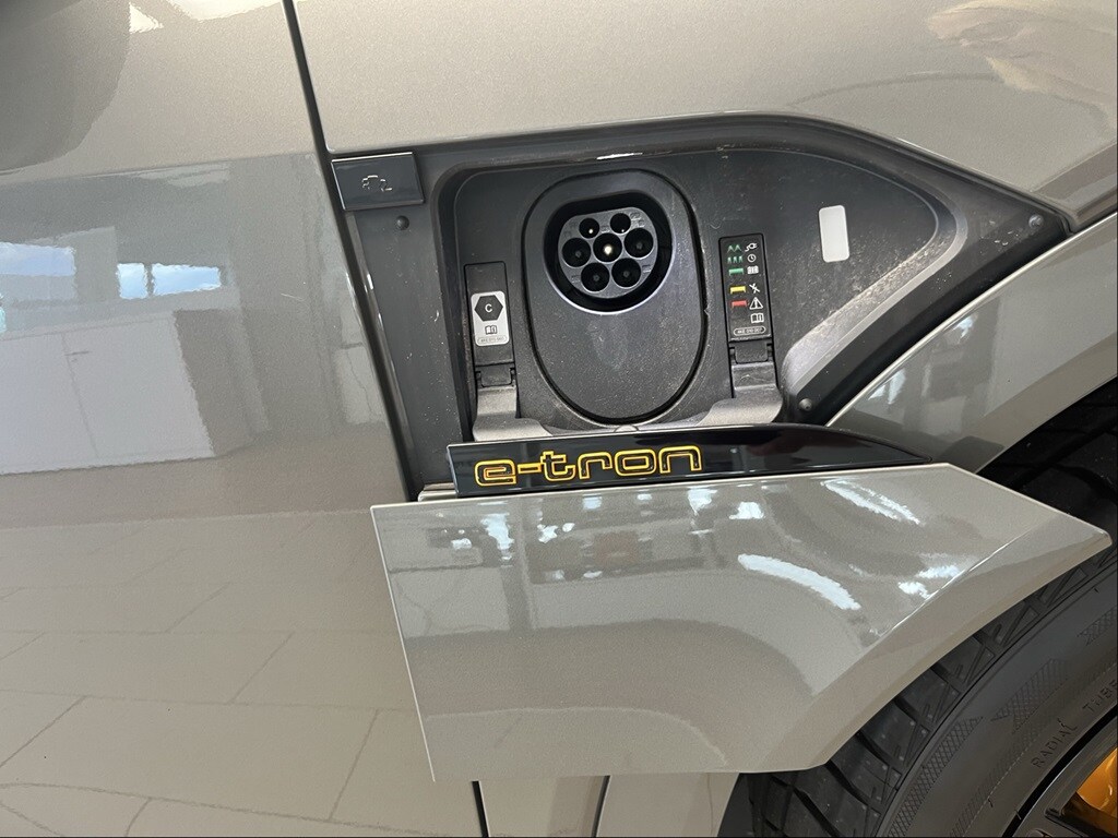 Image about Audi e-tron Sportback e-tron Sportback 55 quattro S line 300,00 kW