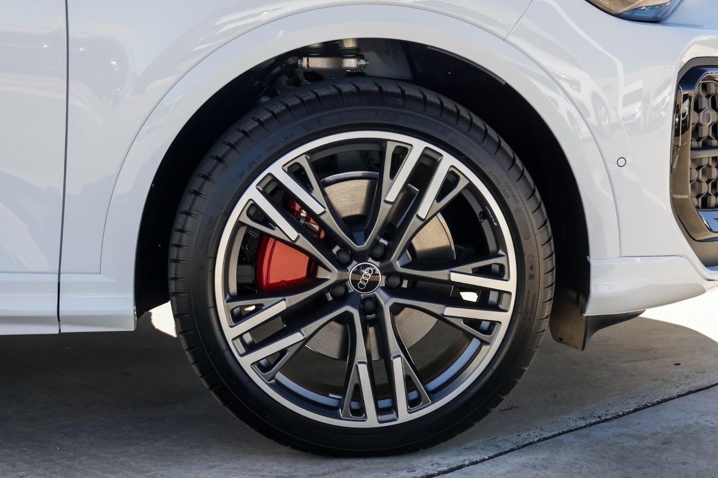 Image about Audi Q5 SUV e-hybrid quattro S tronic